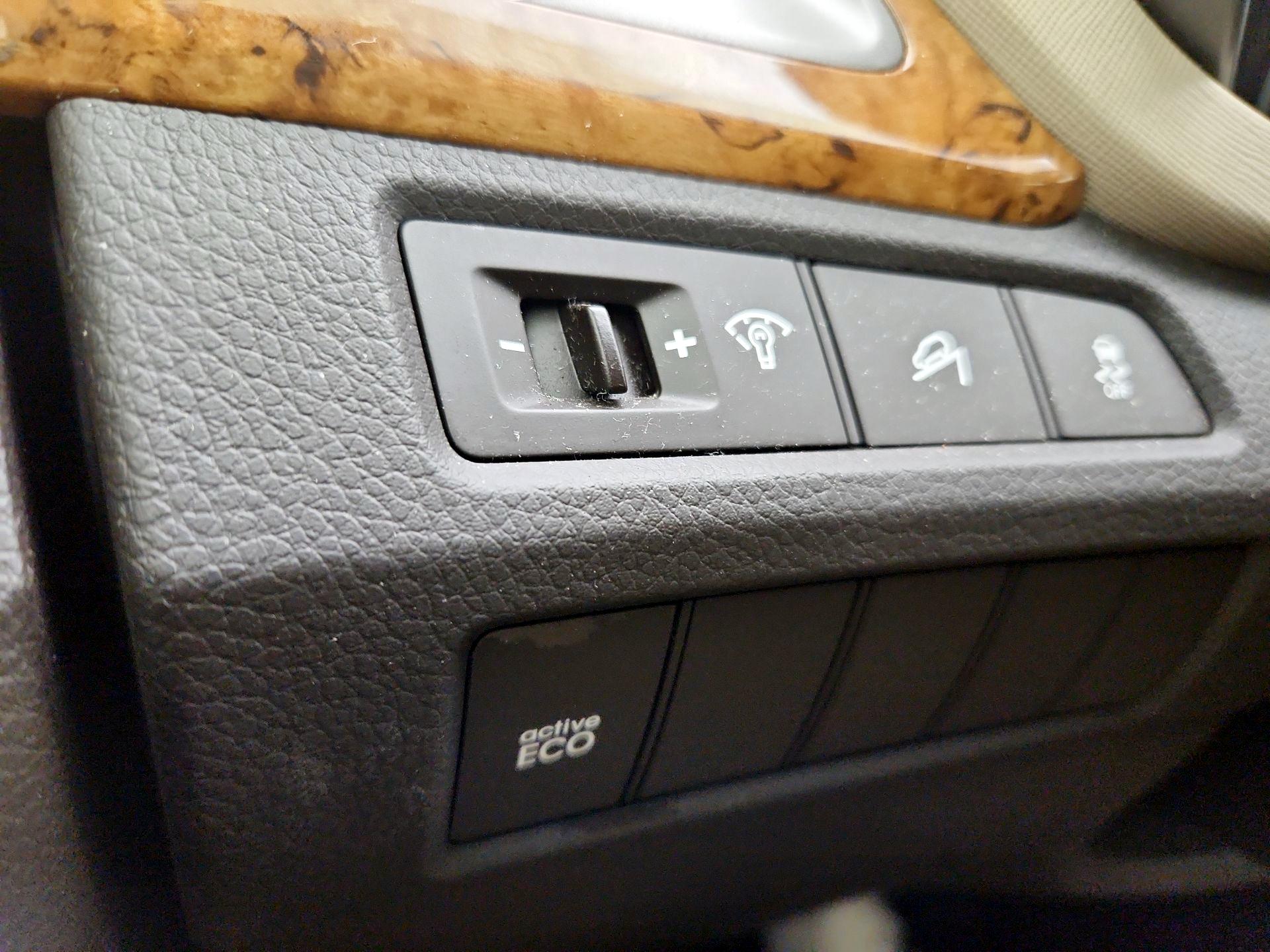 Thumbnail: 2016 Hyundai Santa Fe - 13