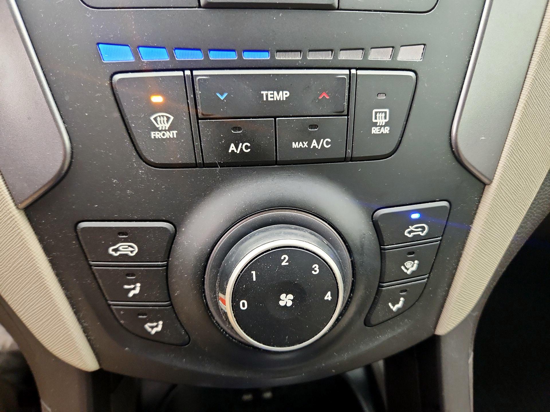 Thumbnail: 2016 Hyundai Santa Fe - 15