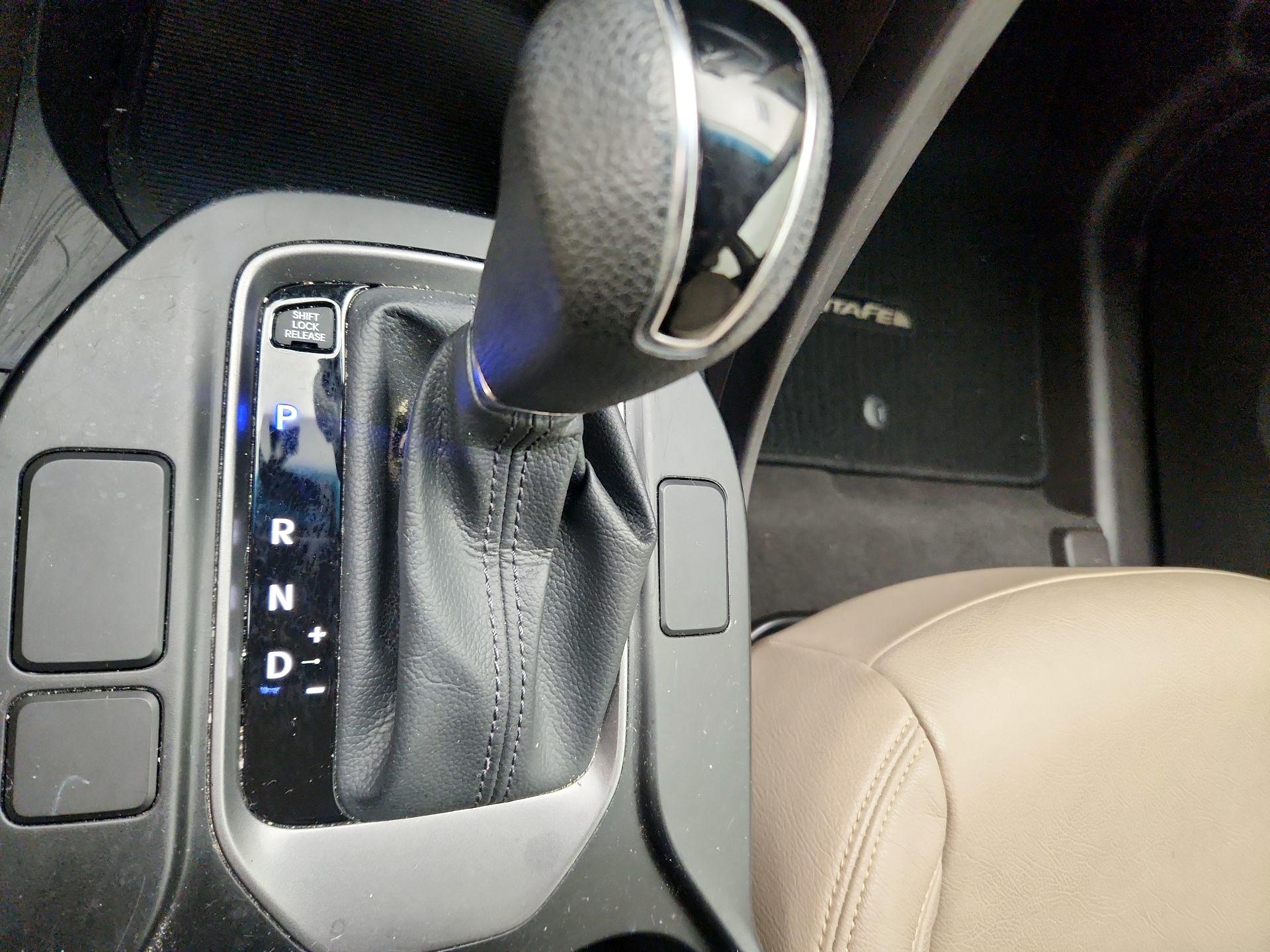 Thumbnail: 2016 Hyundai Santa Fe - 16