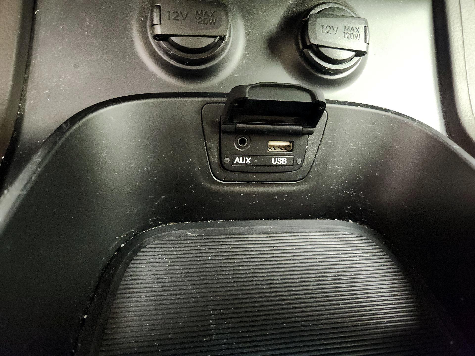 Thumbnail: 2016 Hyundai Santa Fe - 17