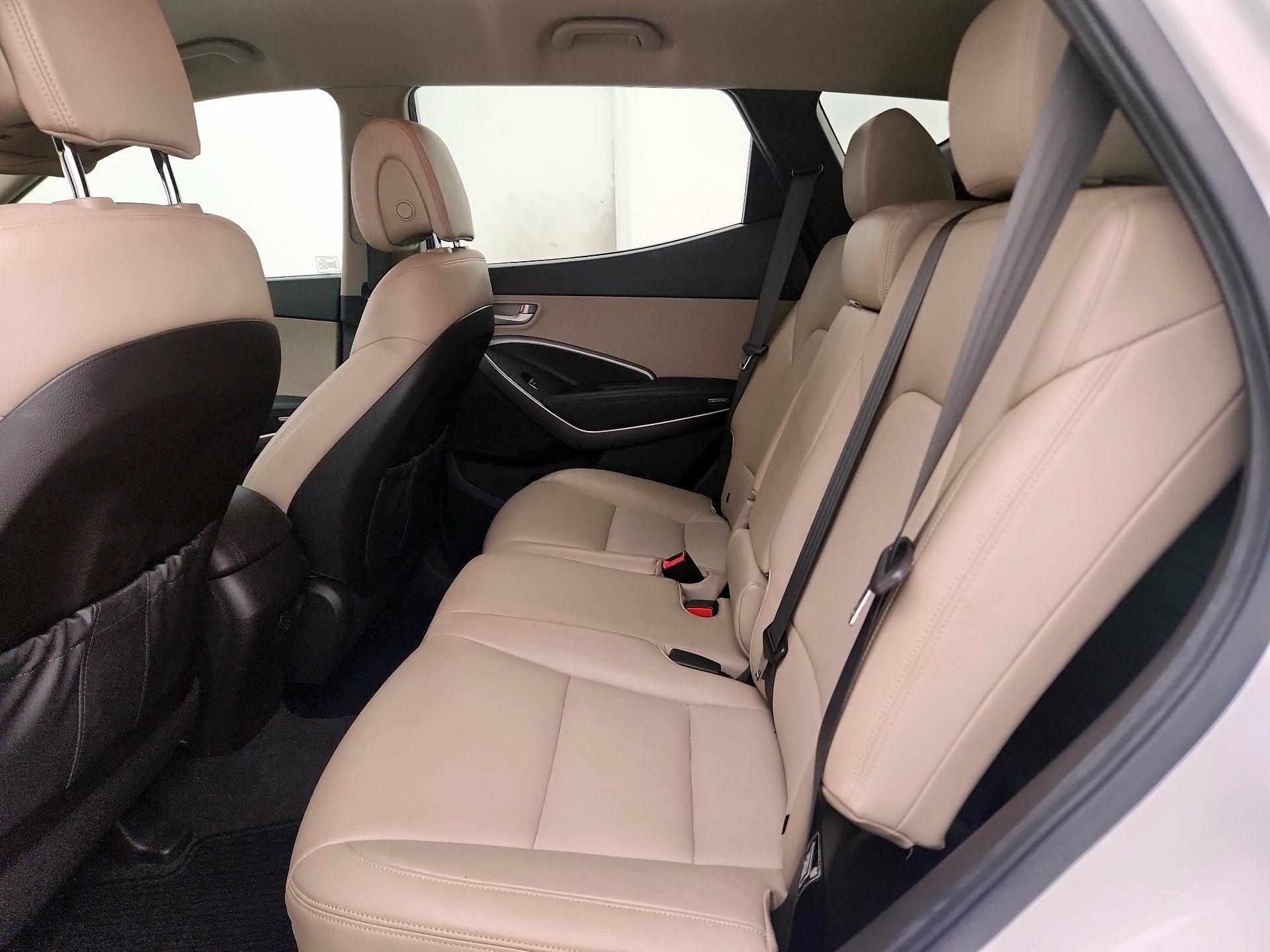 Thumbnail: 2016 Hyundai Santa Fe - 18