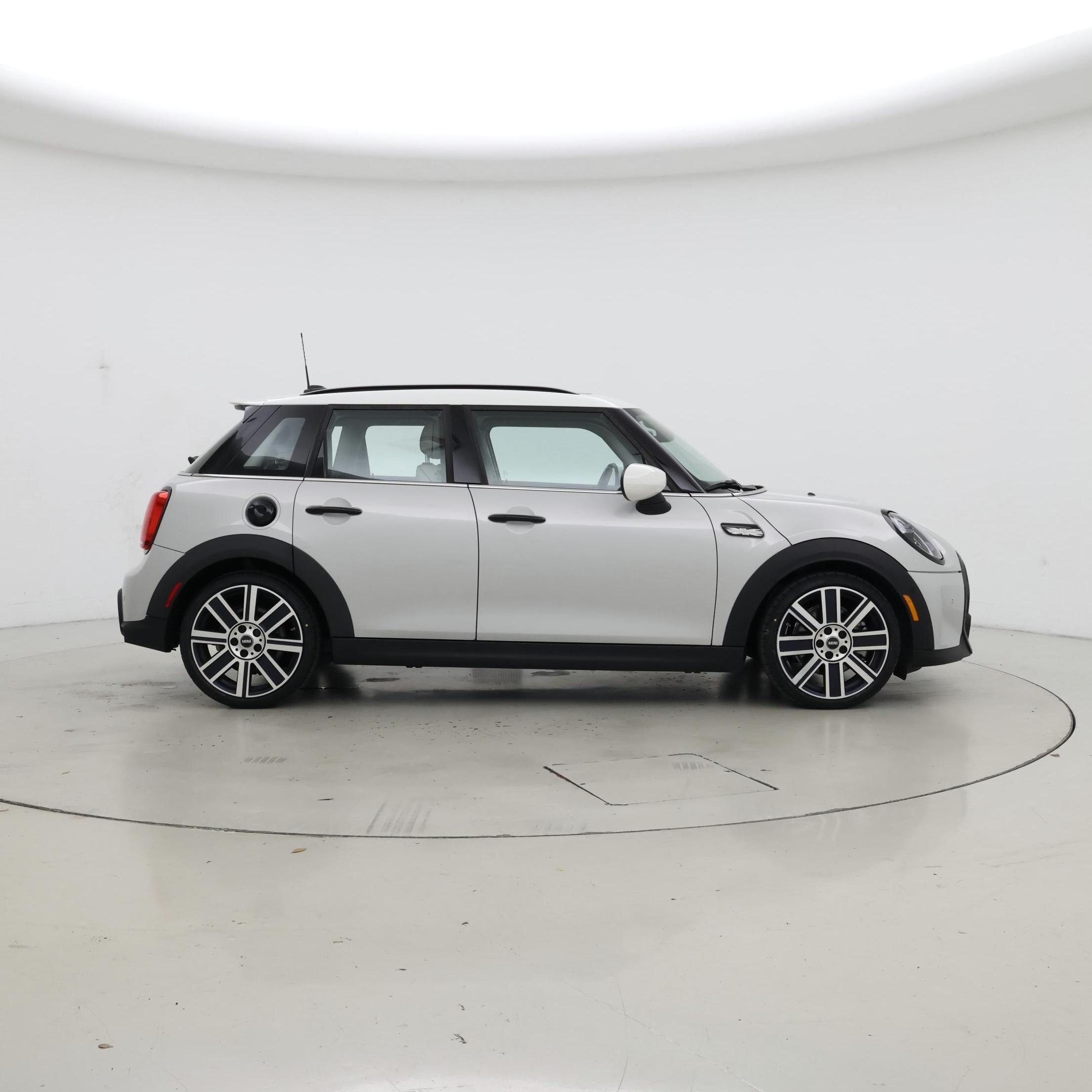 Thumbnail: 2022 MINI Cooper Hardtop - 7