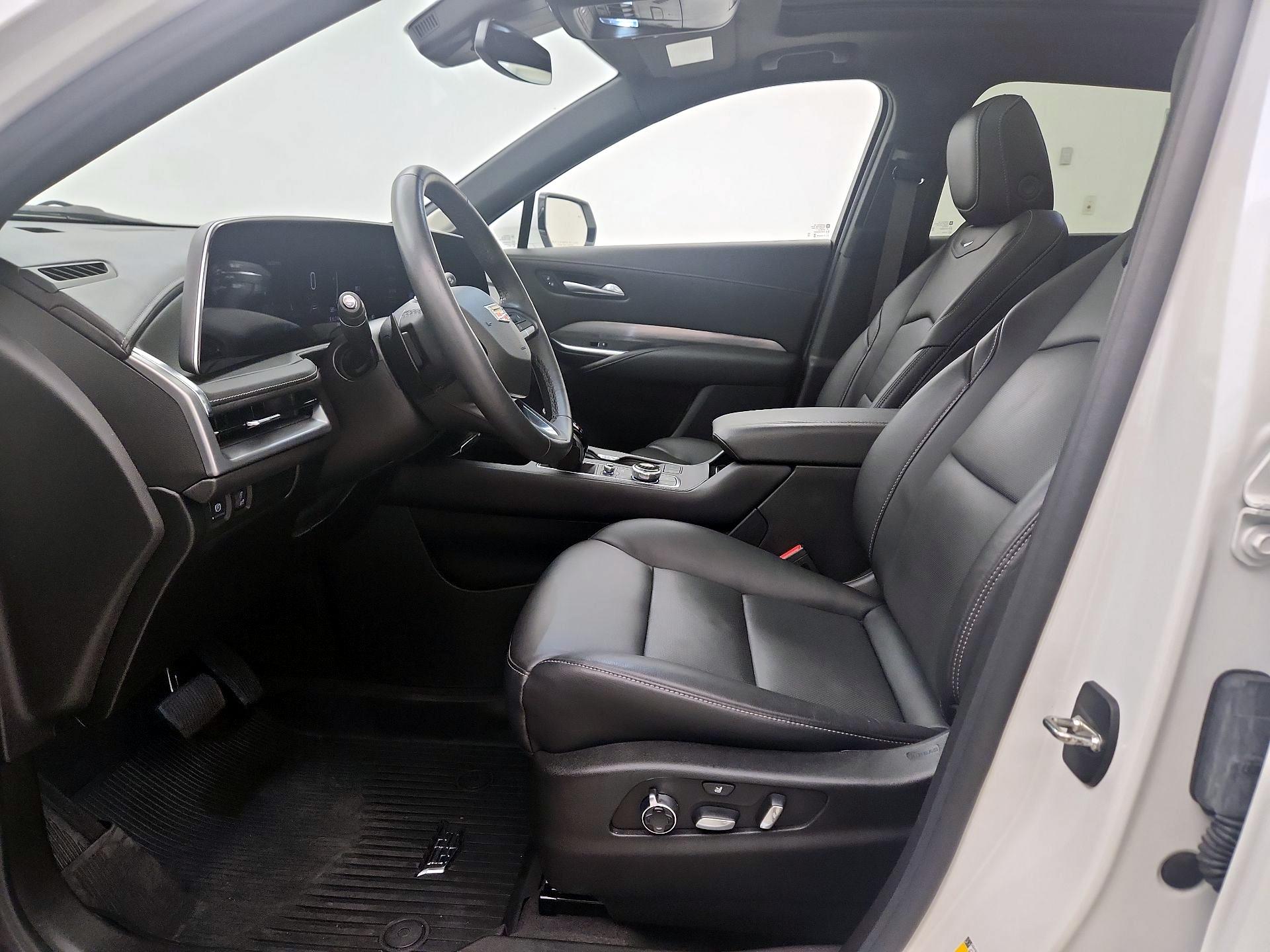 Thumbnail: 2024 Cadillac XT4 - 11