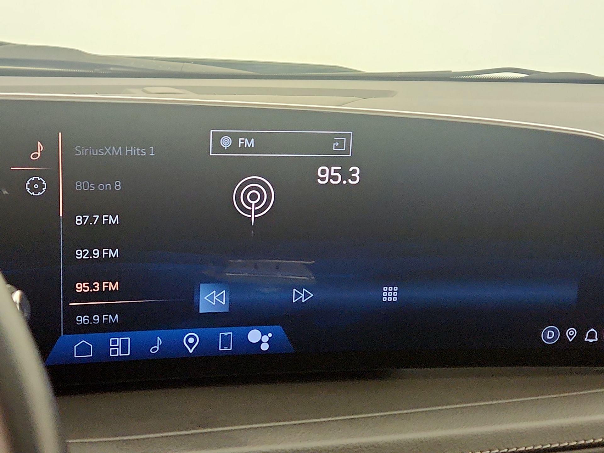 Thumbnail: 2024 Cadillac XT4 - 15