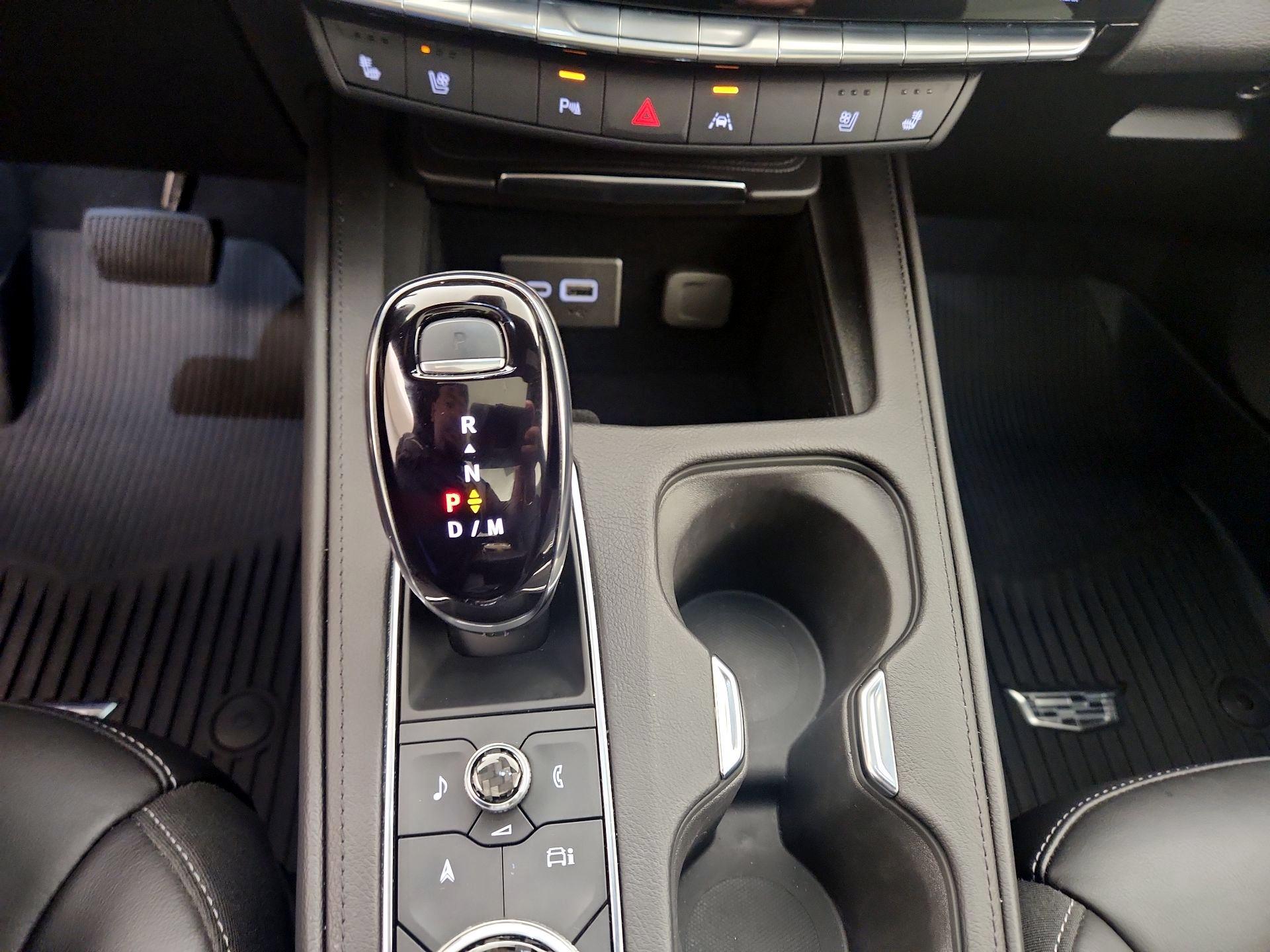 Thumbnail: 2024 Cadillac XT4 - 17