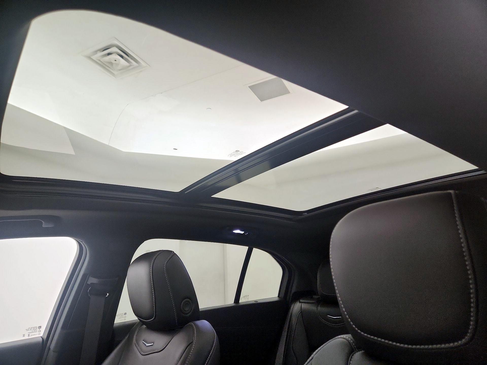 Thumbnail: 2024 Cadillac XT4 - 19