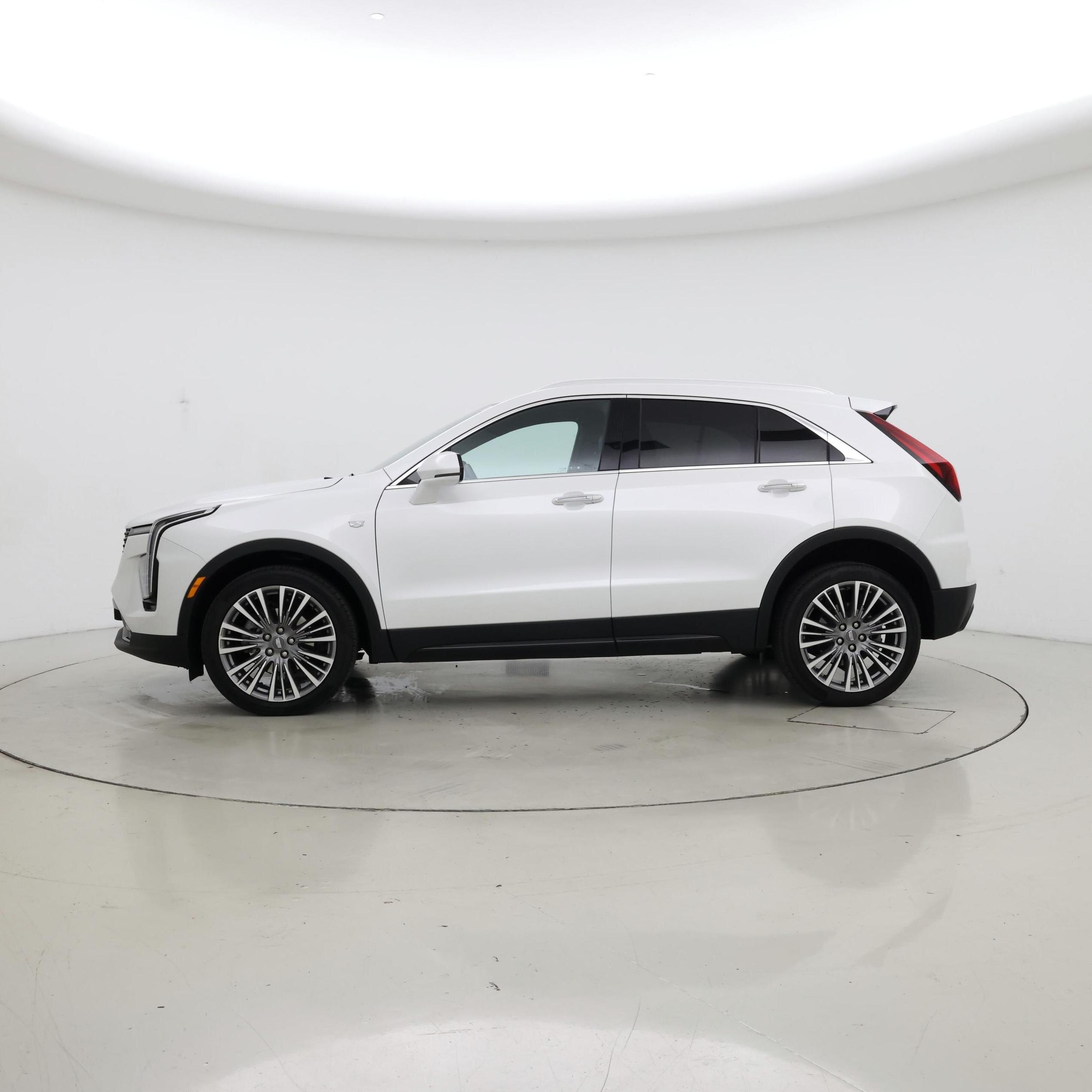 Thumbnail: 2024 Cadillac XT4 - 3