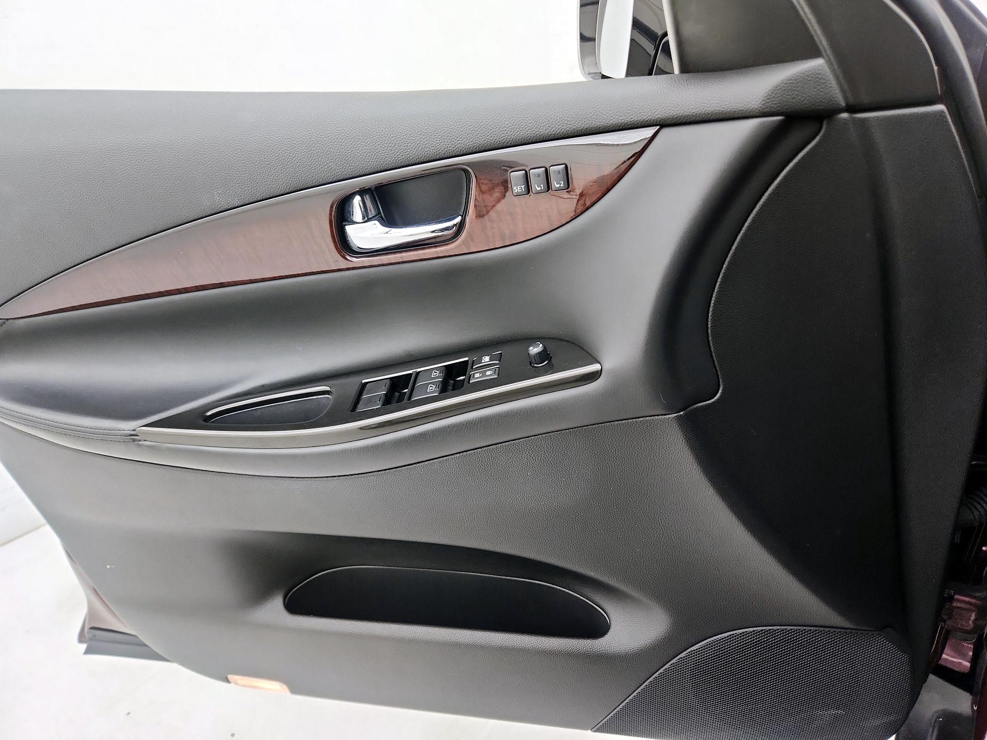 Thumbnail: 2017 INFINITI QX50 - 12