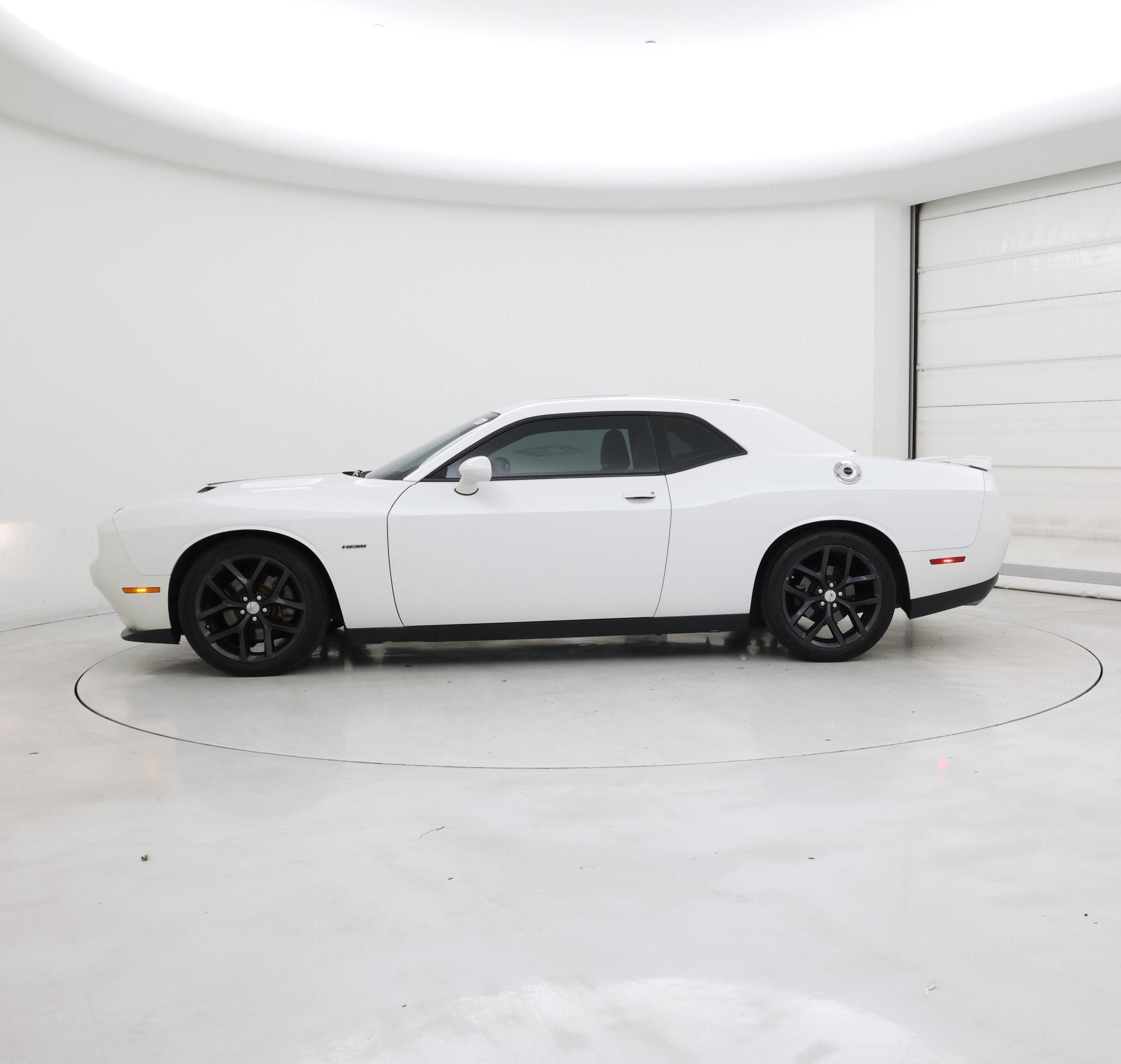 Thumbnail: 2015 Dodge Challenger - 3