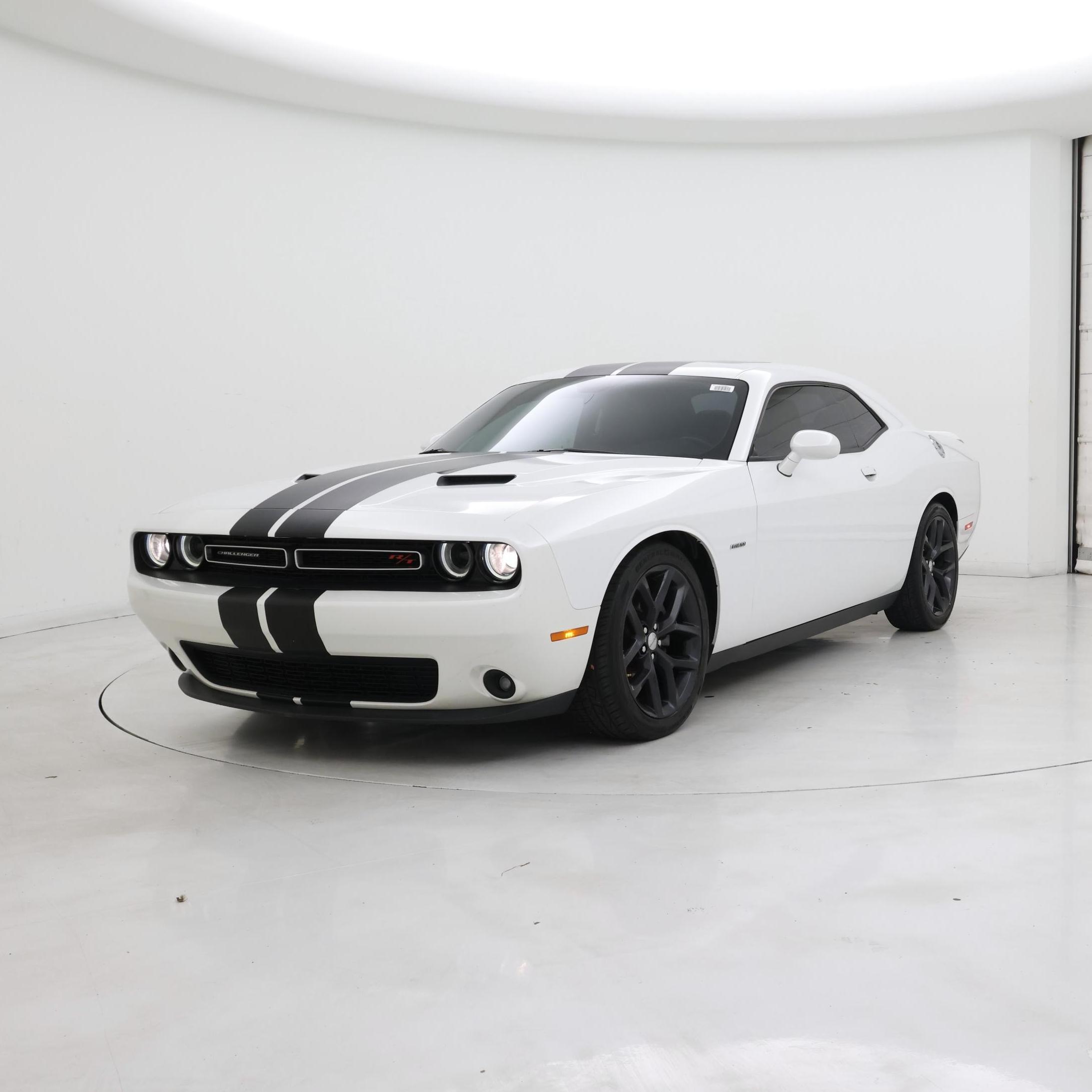 Thumbnail: 2015 Dodge Challenger - 4