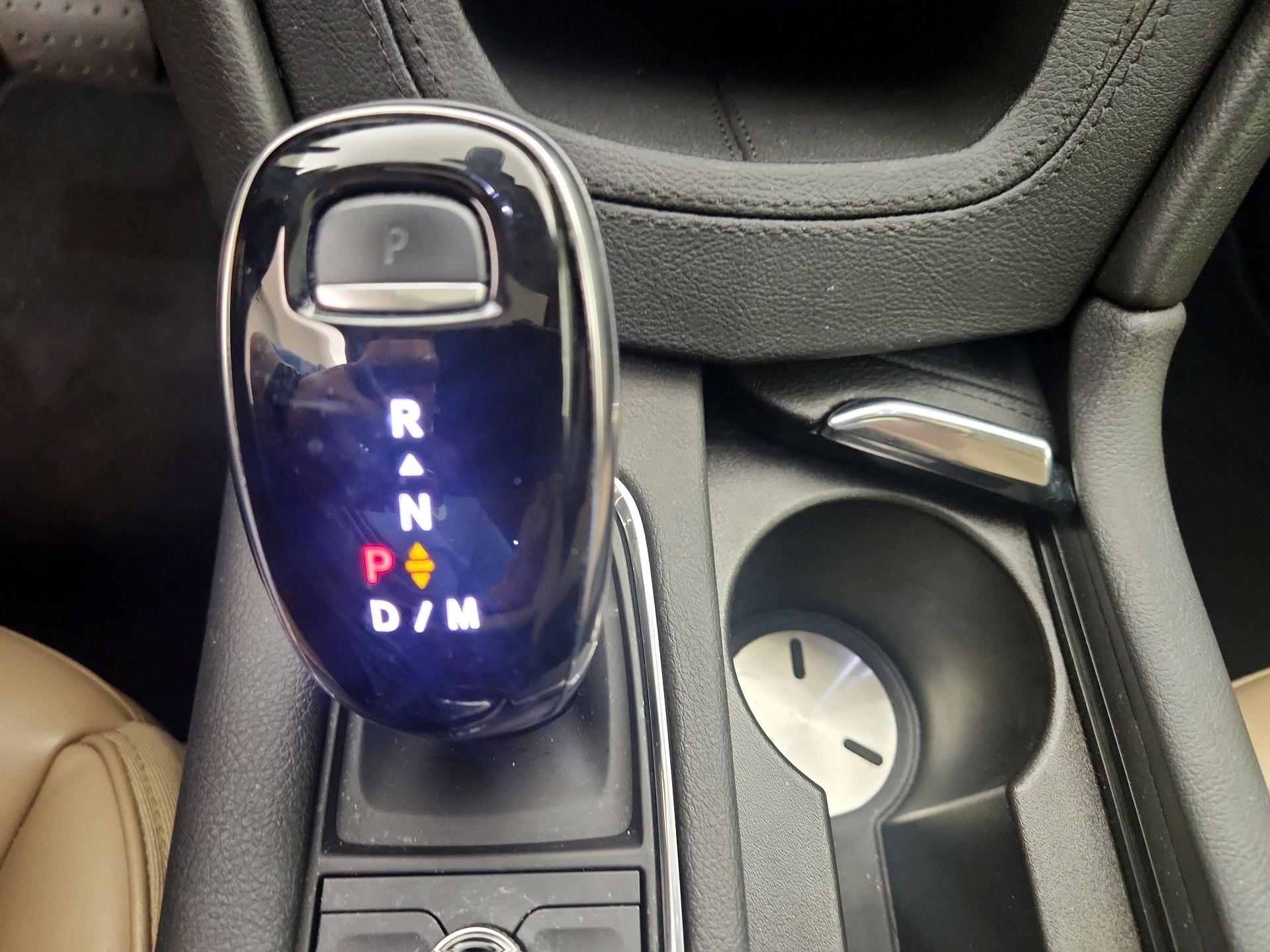 Thumbnail: 2020 Cadillac XT6 - 17