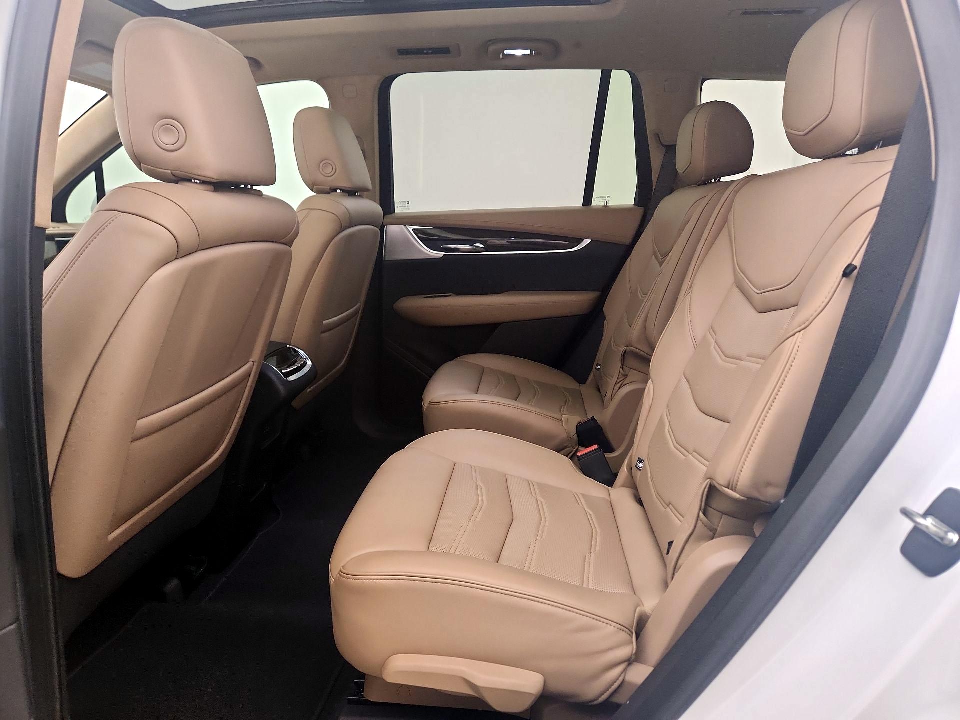 Thumbnail: 2020 Cadillac XT6 - 20