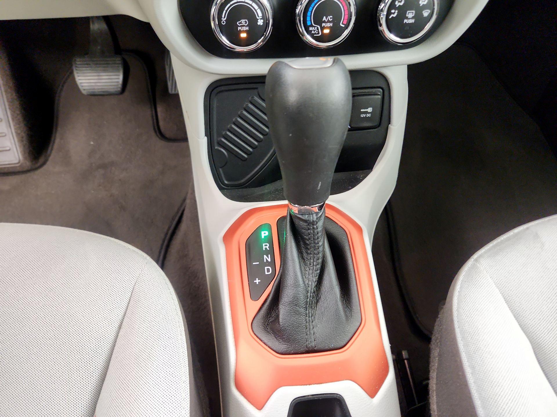 Thumbnail: 2017 Jeep Renegade - 17