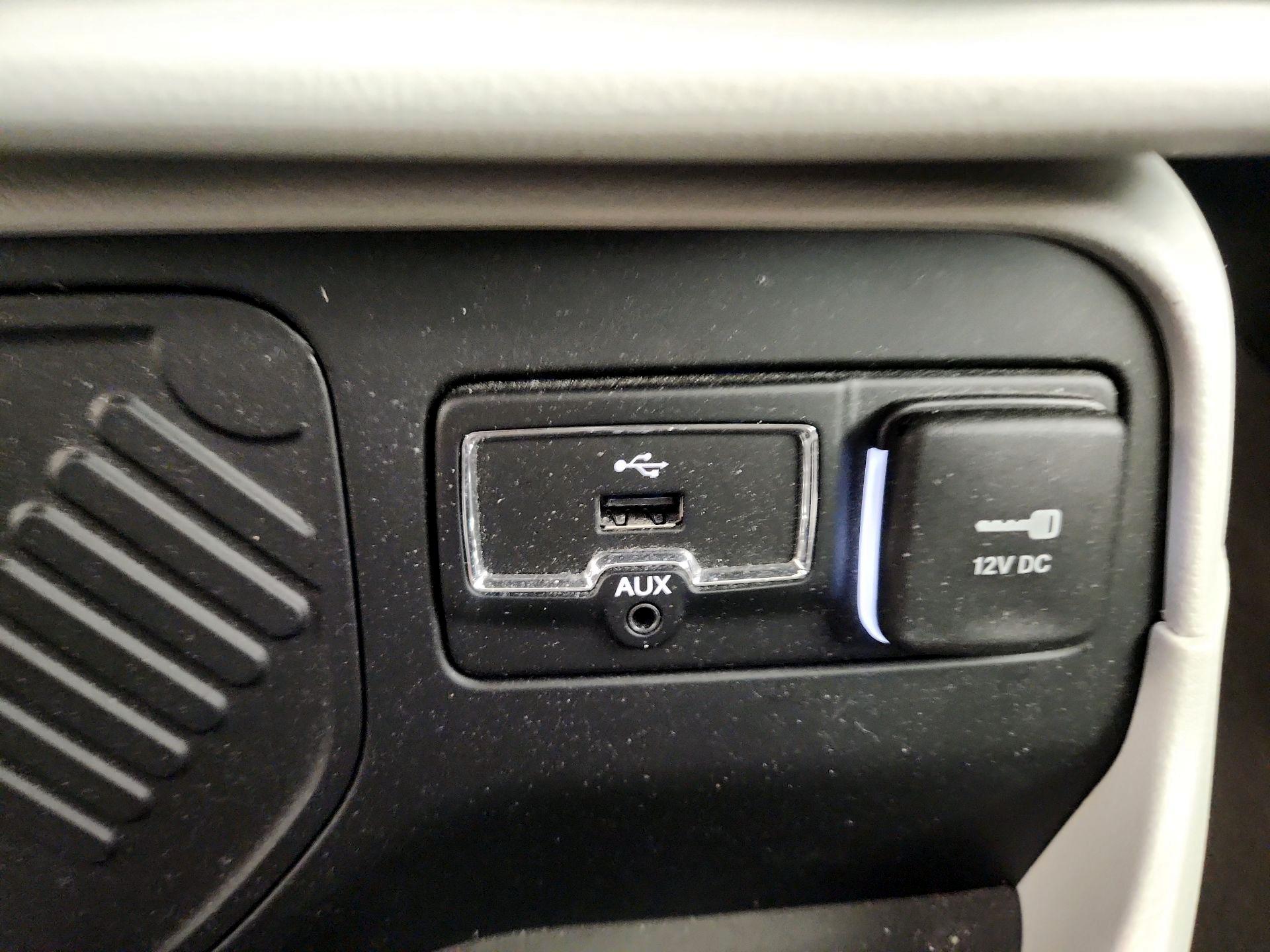 Thumbnail: 2017 Jeep Renegade - 18