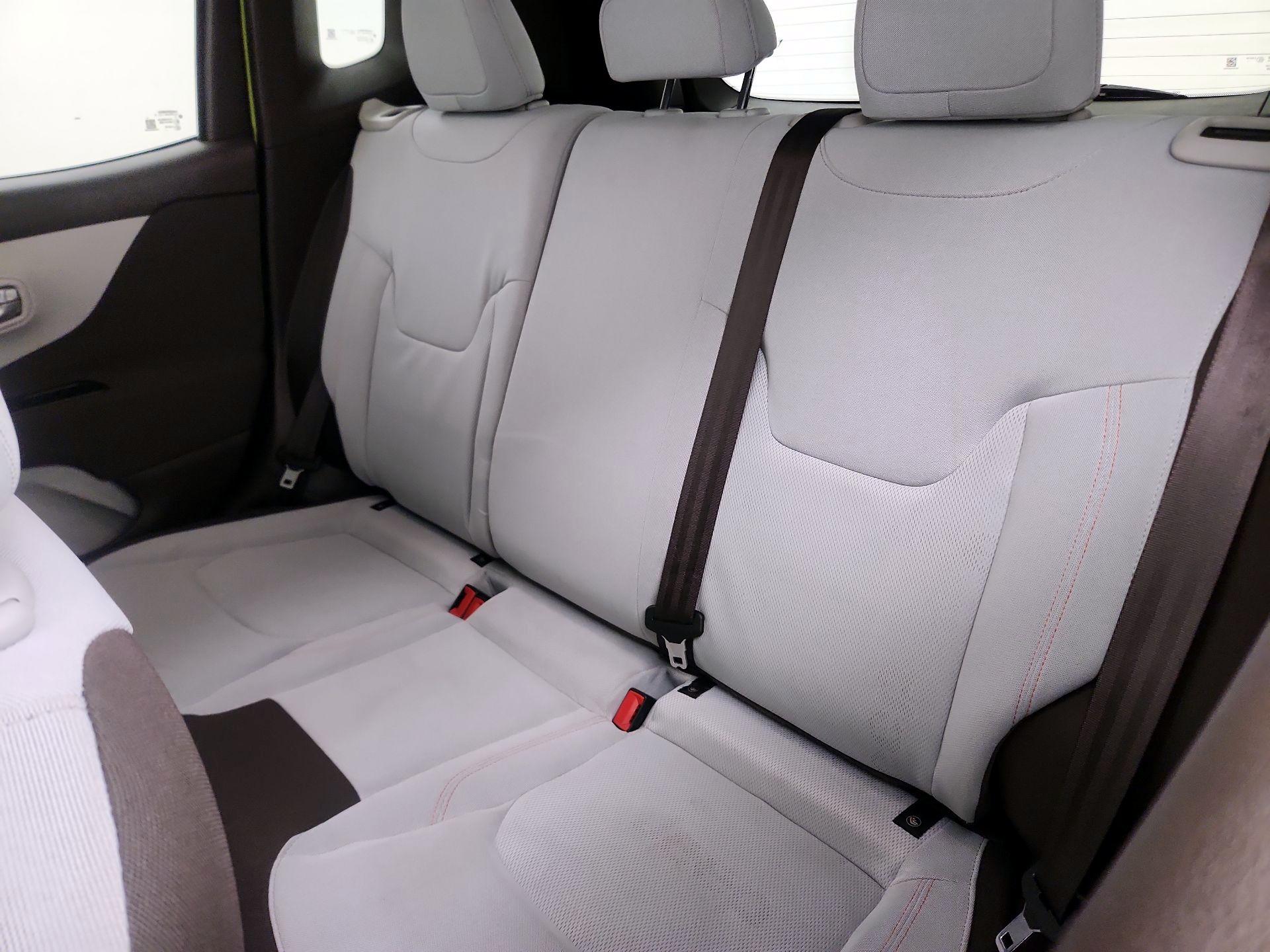 Thumbnail: 2017 Jeep Renegade - 19