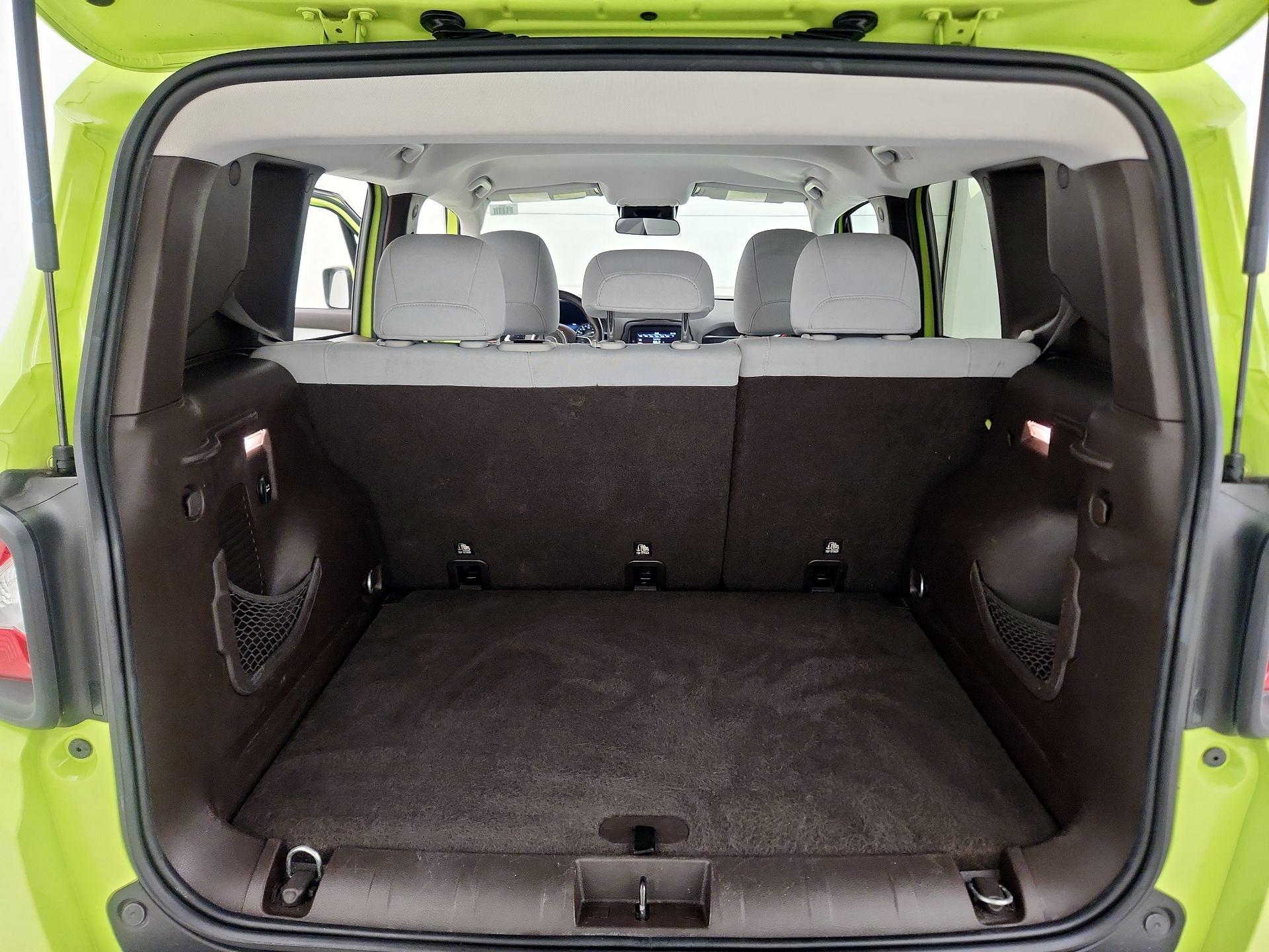 Thumbnail: 2017 Jeep Renegade - 20