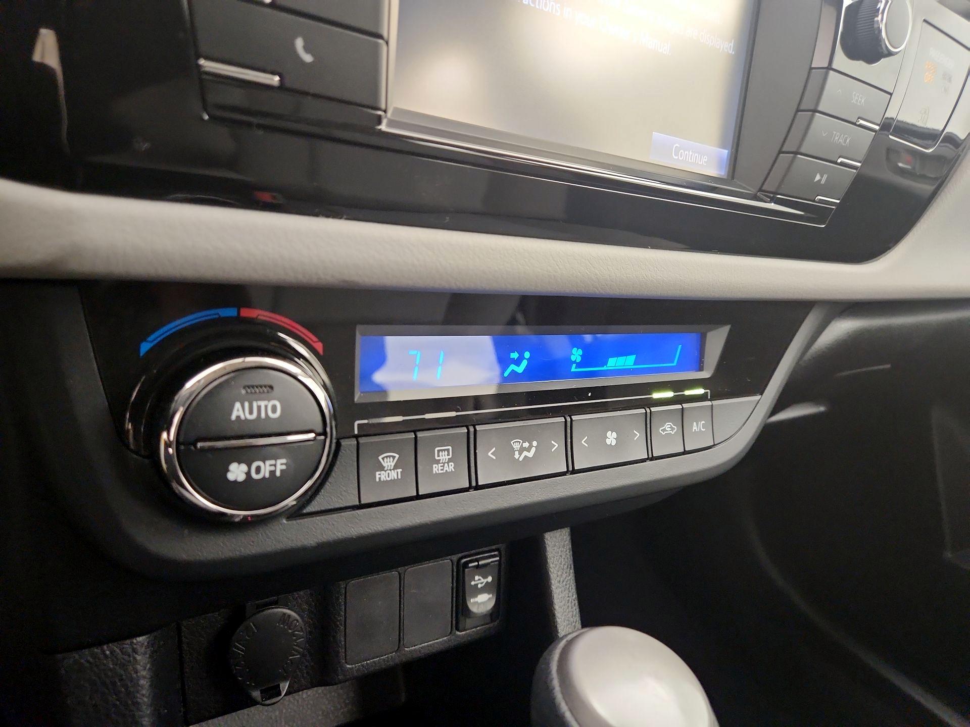 Thumbnail: 2016 Toyota Corolla - 16