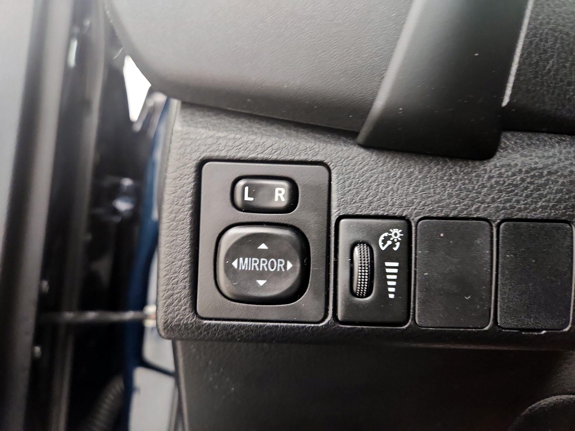 Thumbnail: 2018 Toyota Corolla - 13