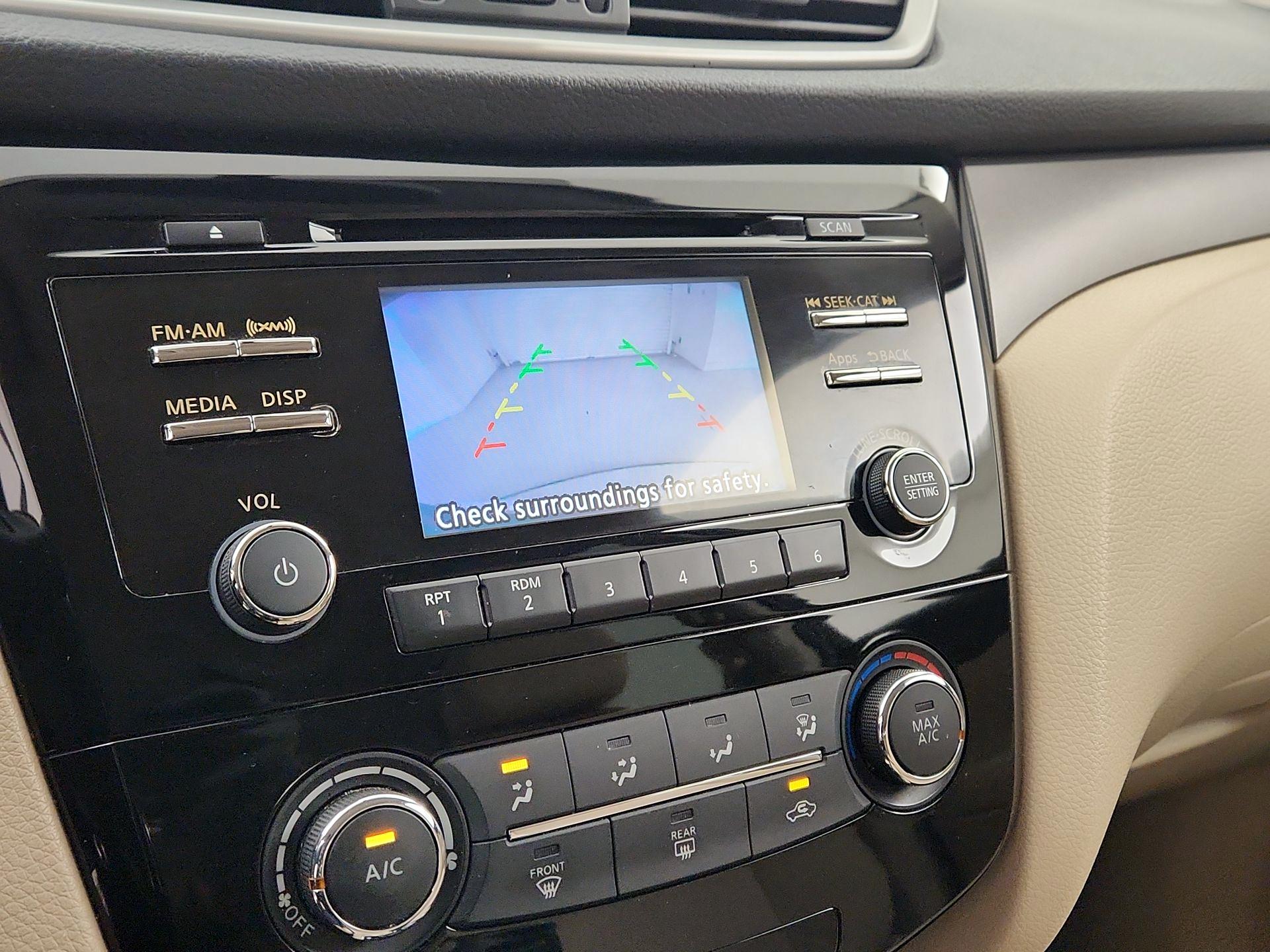 Thumbnail: 2016 Nissan Rogue - 14