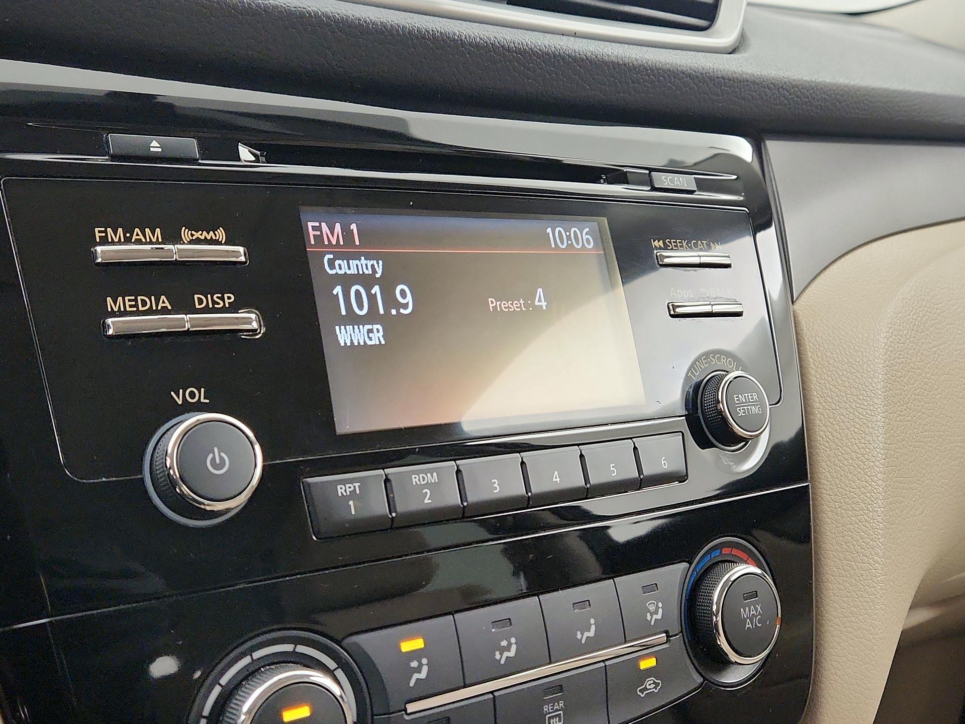 Thumbnail: 2016 Nissan Rogue - 15