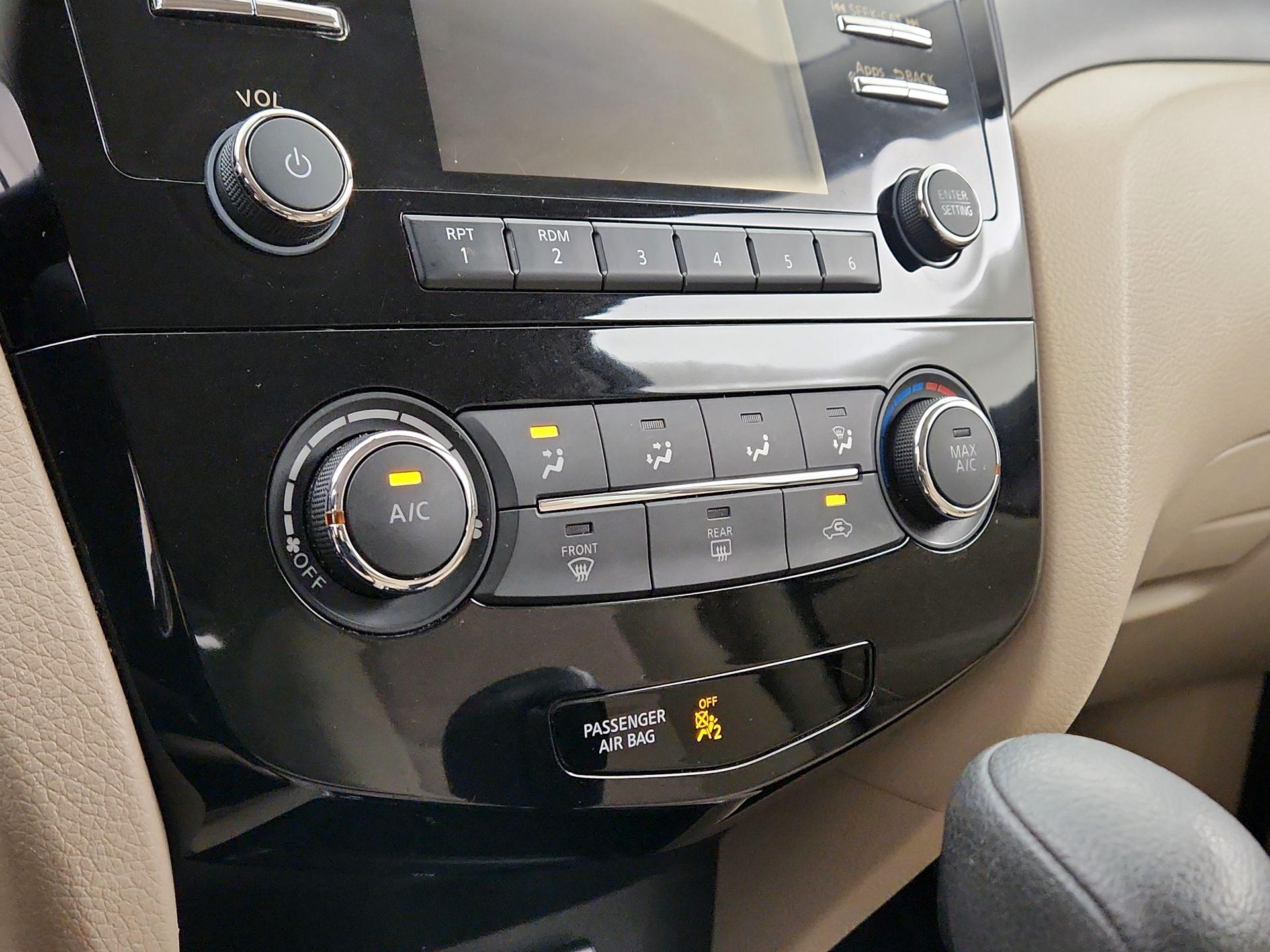 Thumbnail: 2016 Nissan Rogue - 16