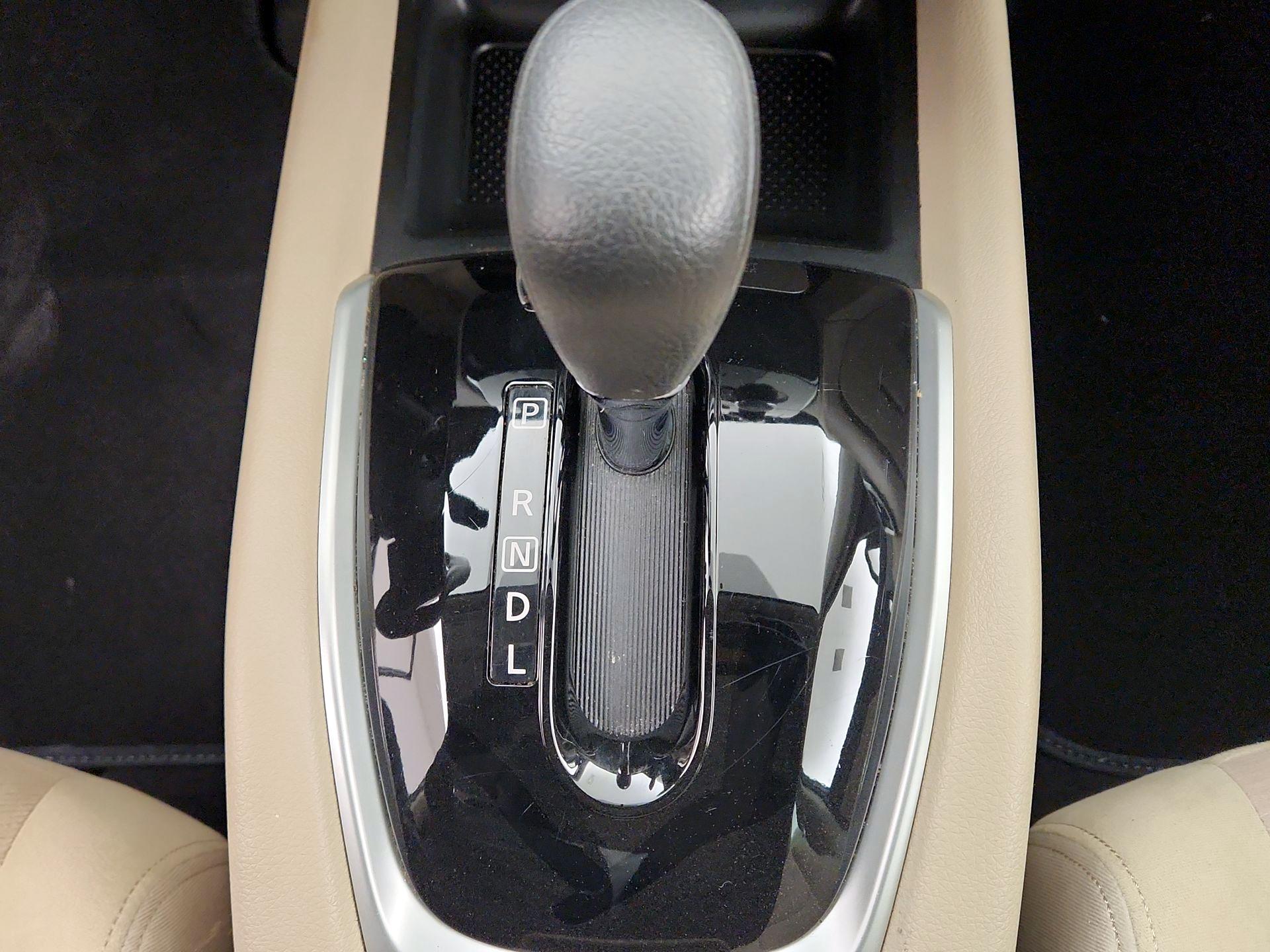 Thumbnail: 2016 Nissan Rogue - 17