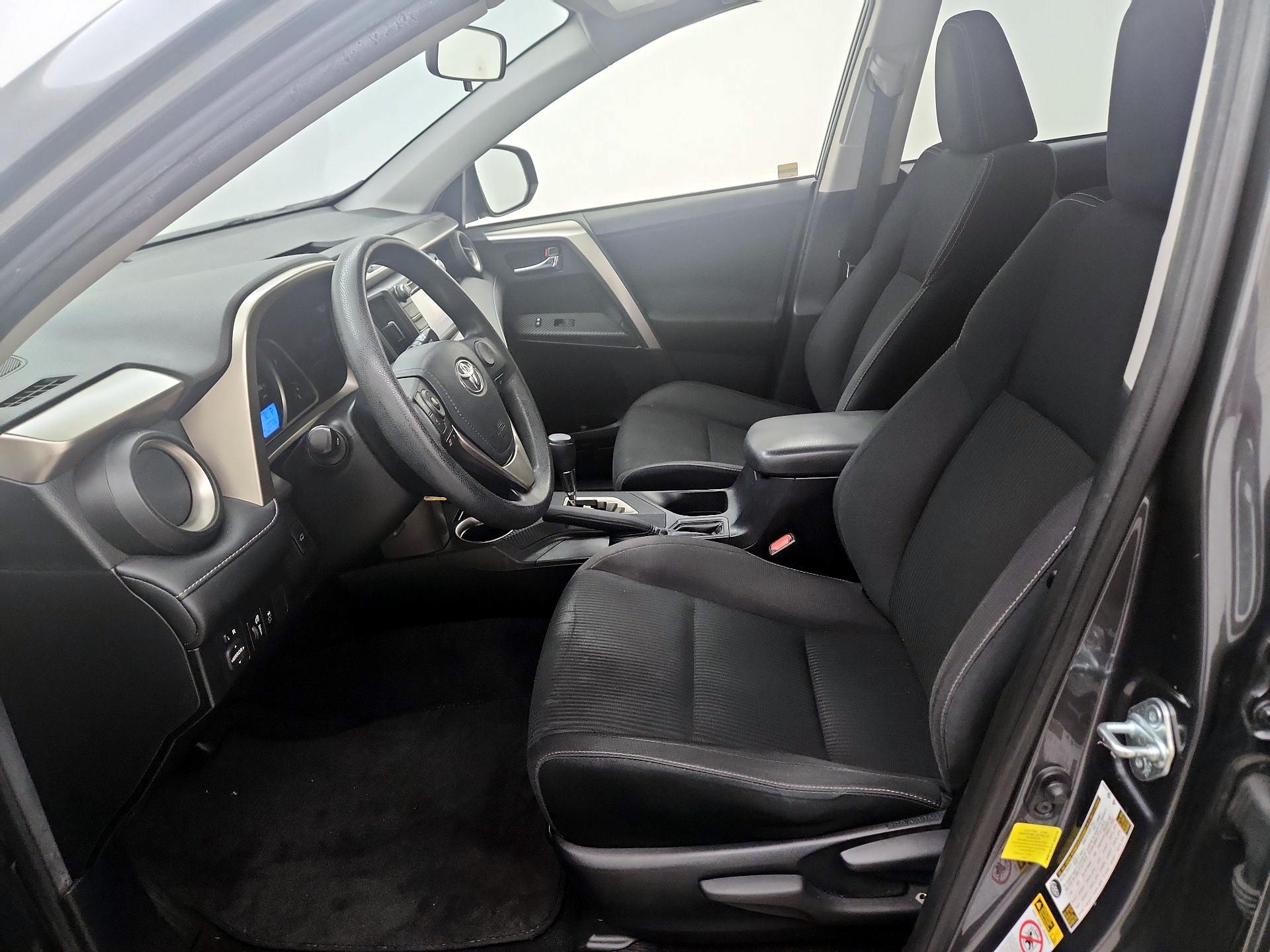 Thumbnail: 2015 Toyota RAV4 - 11