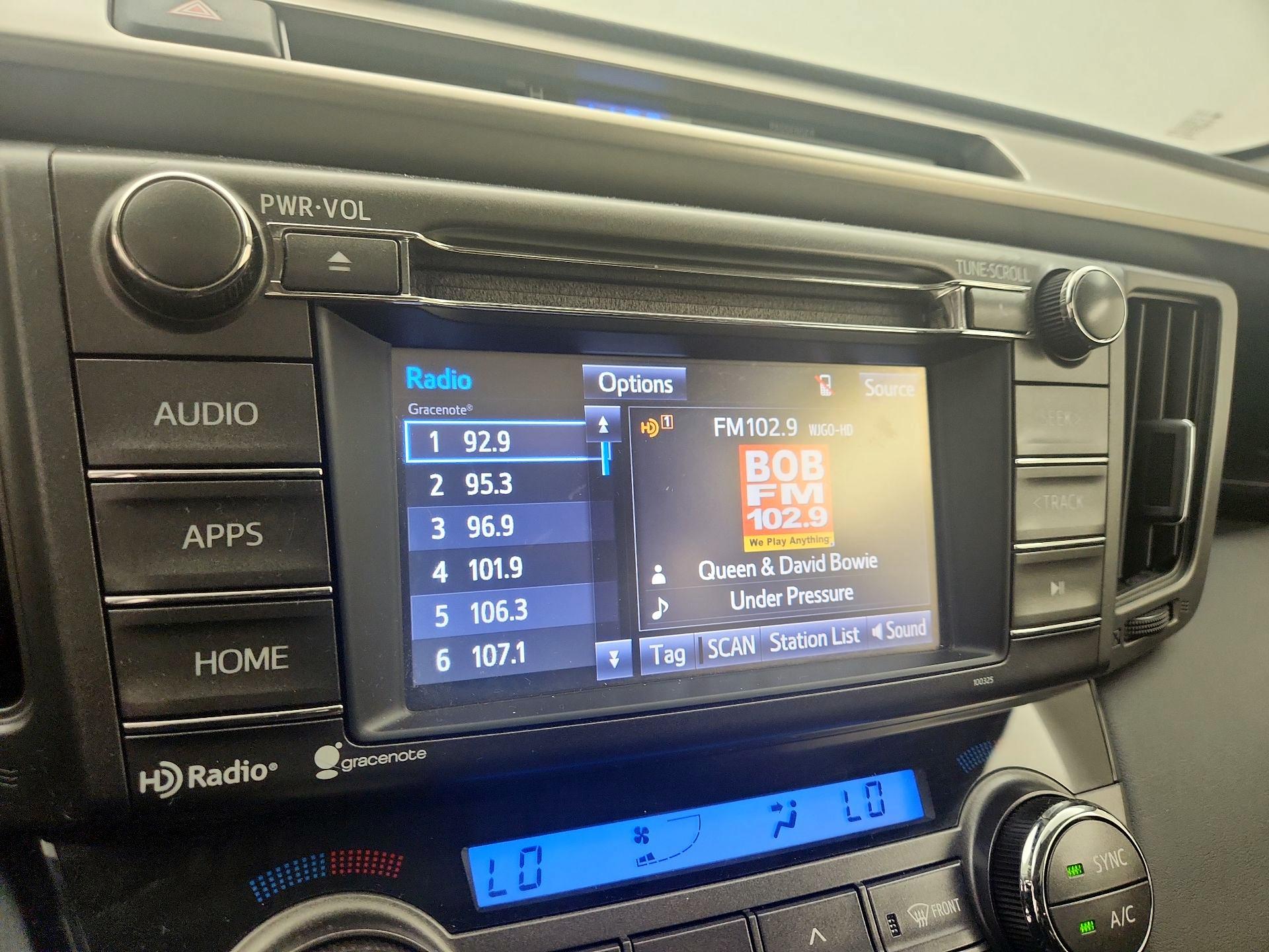 Thumbnail: 2015 Toyota RAV4 - 15