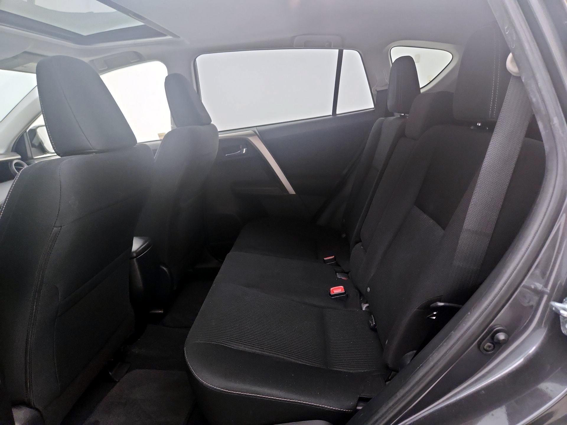 Thumbnail: 2015 Toyota RAV4 - 20