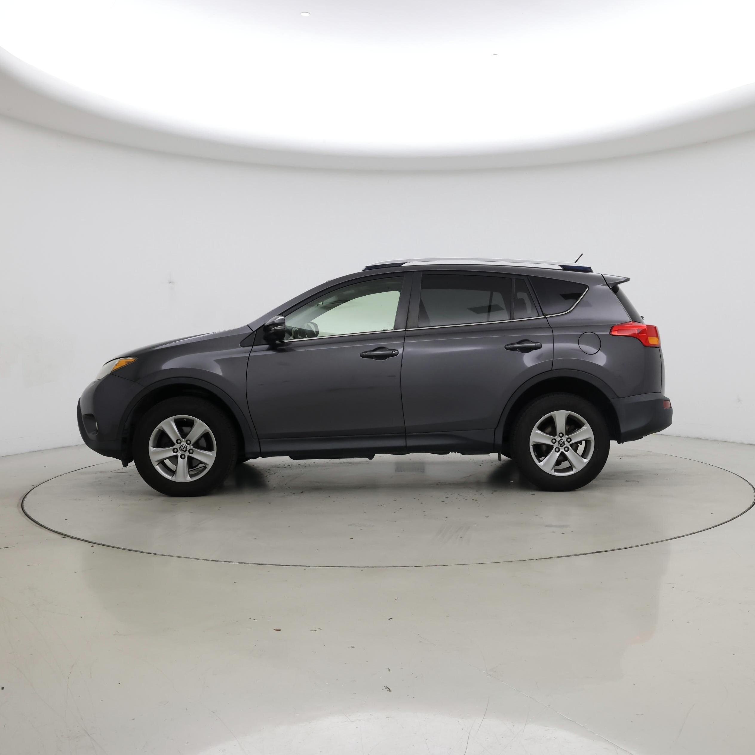 Thumbnail: 2015 Toyota RAV4 - 3