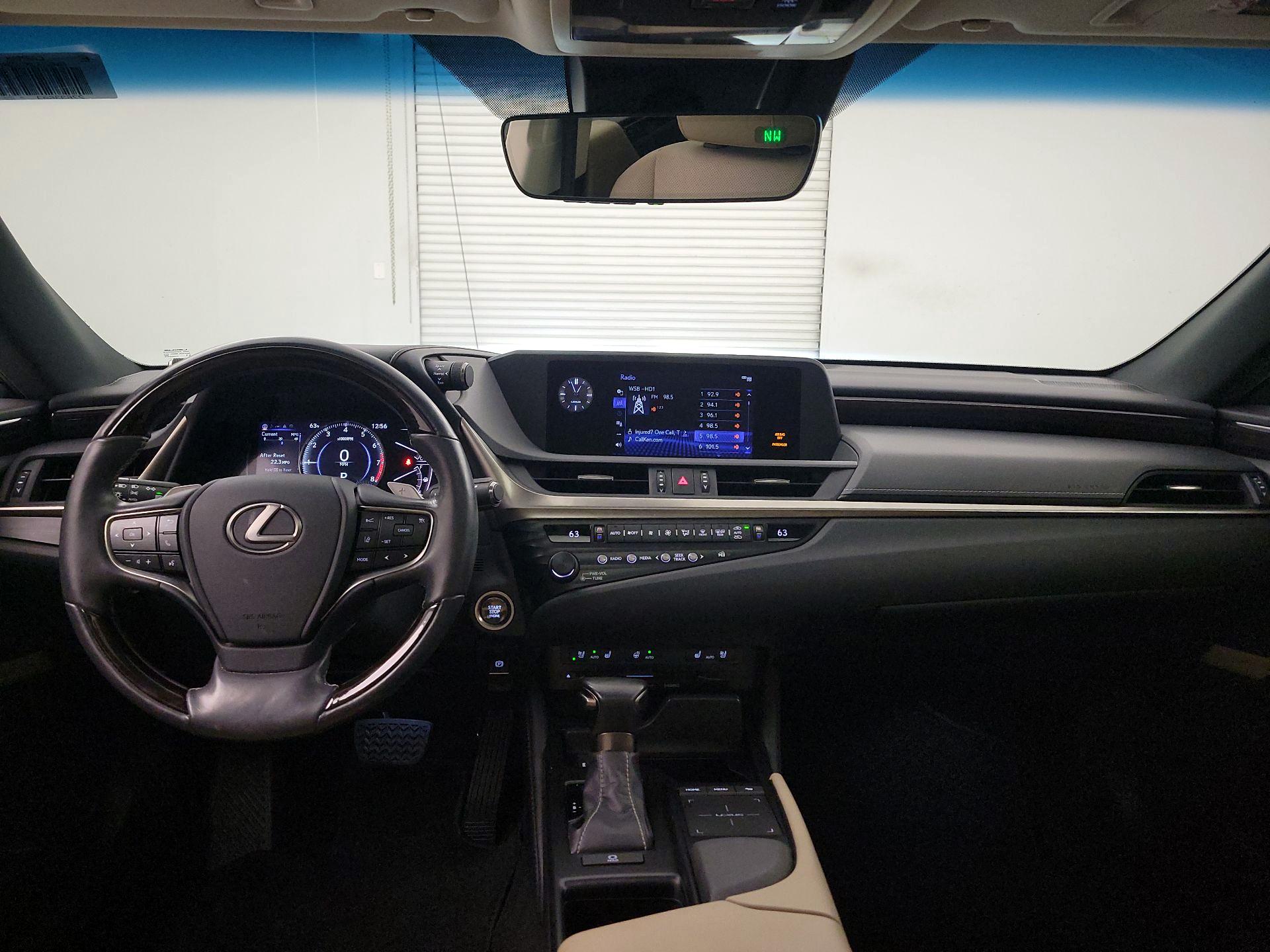 Thumbnail: 2019 Lexus ES - 9