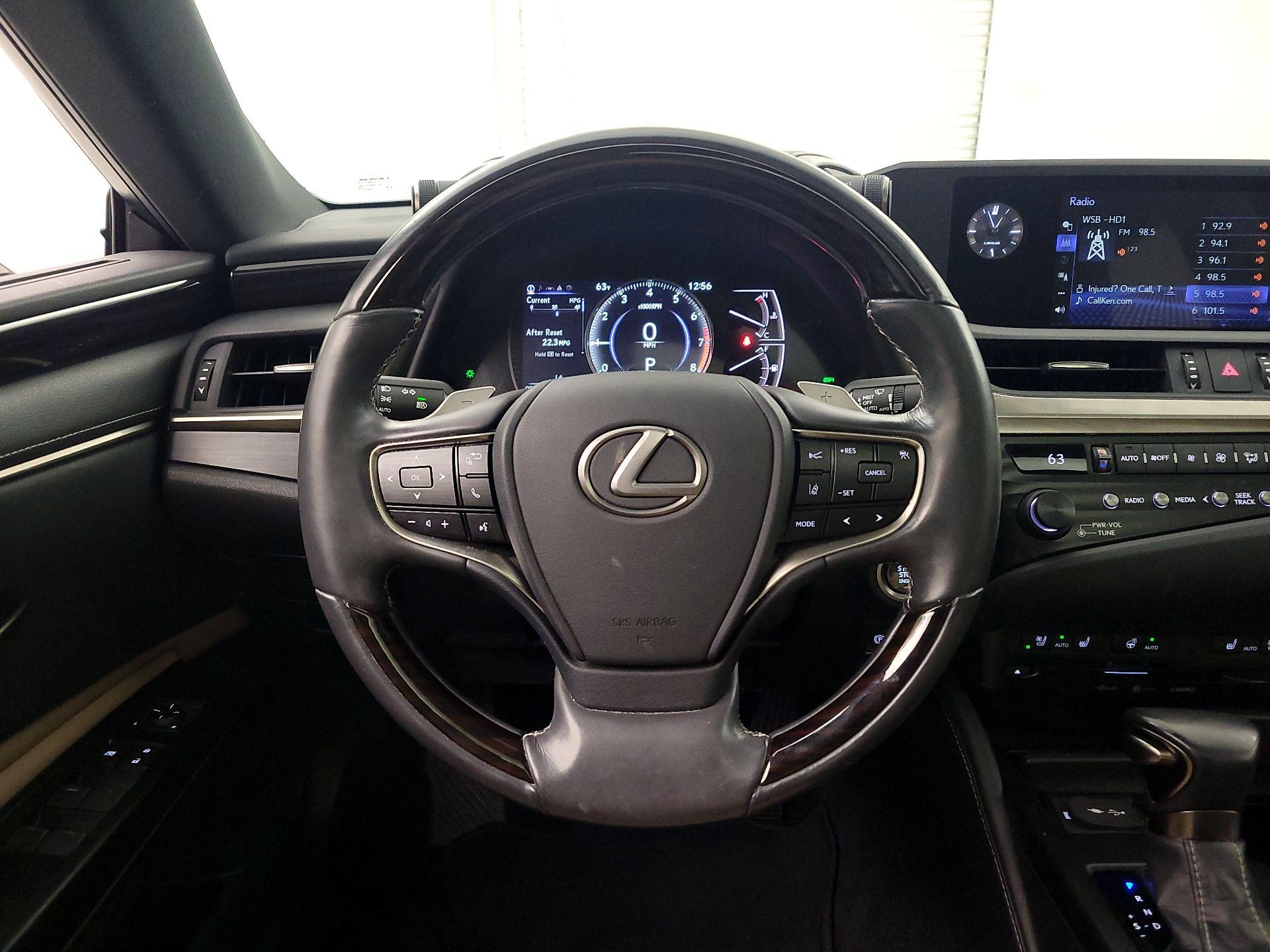 Thumbnail: 2019 Lexus ES - 10