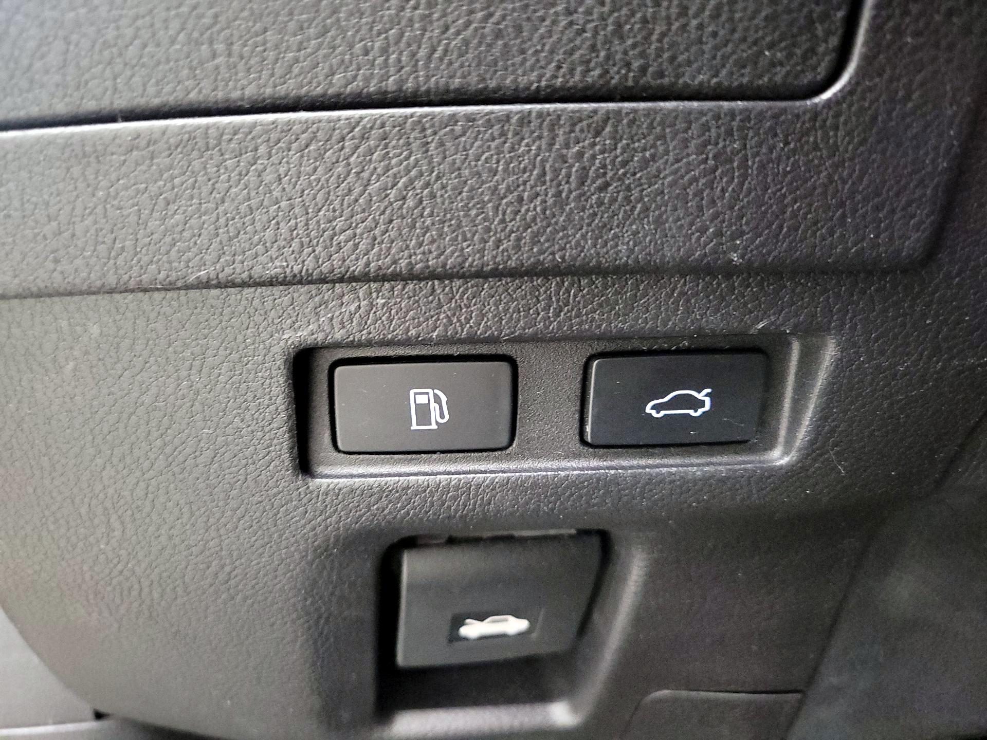 Thumbnail: 2019 Lexus ES - 13