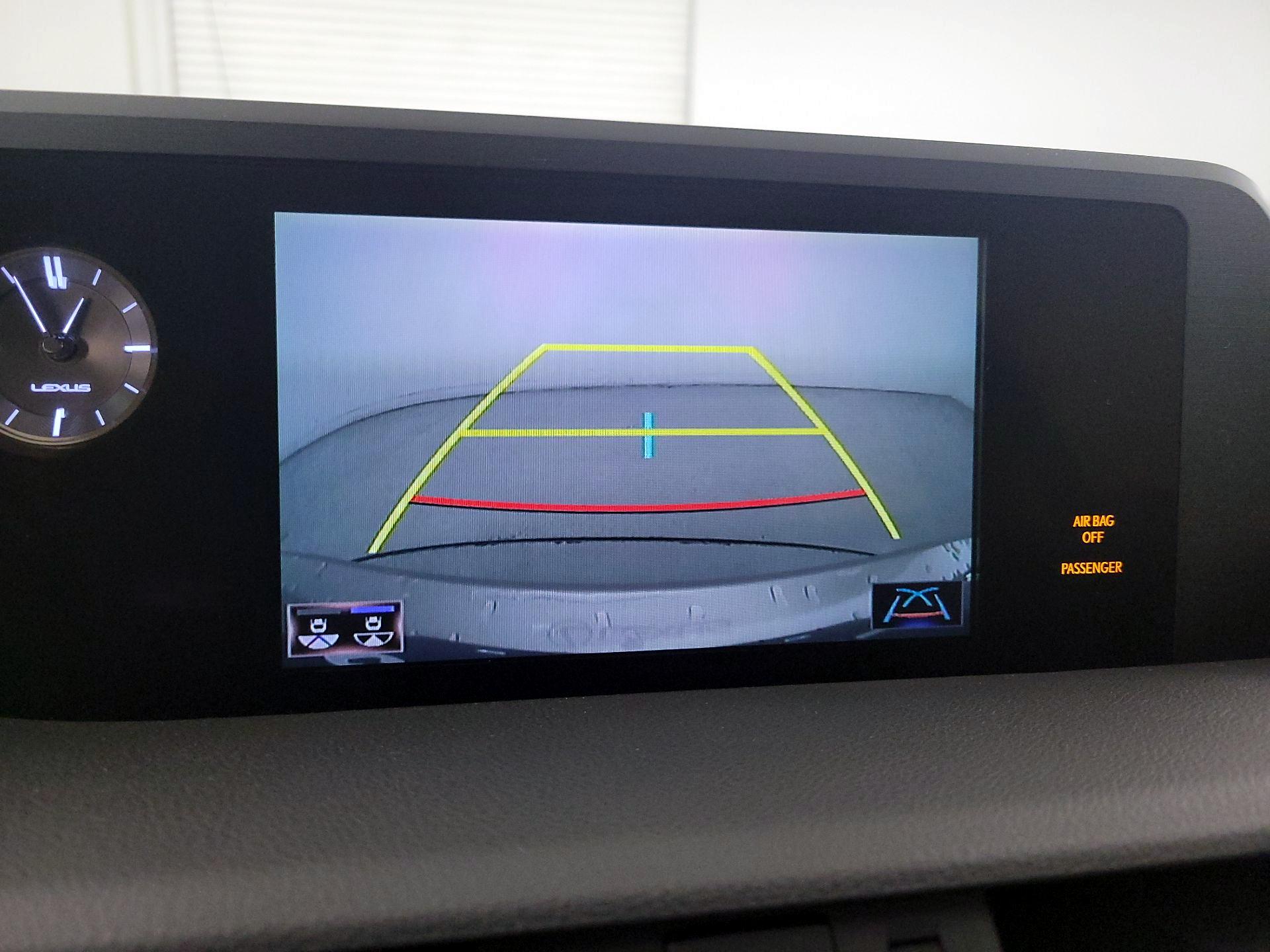 Thumbnail: 2019 Lexus ES - 14