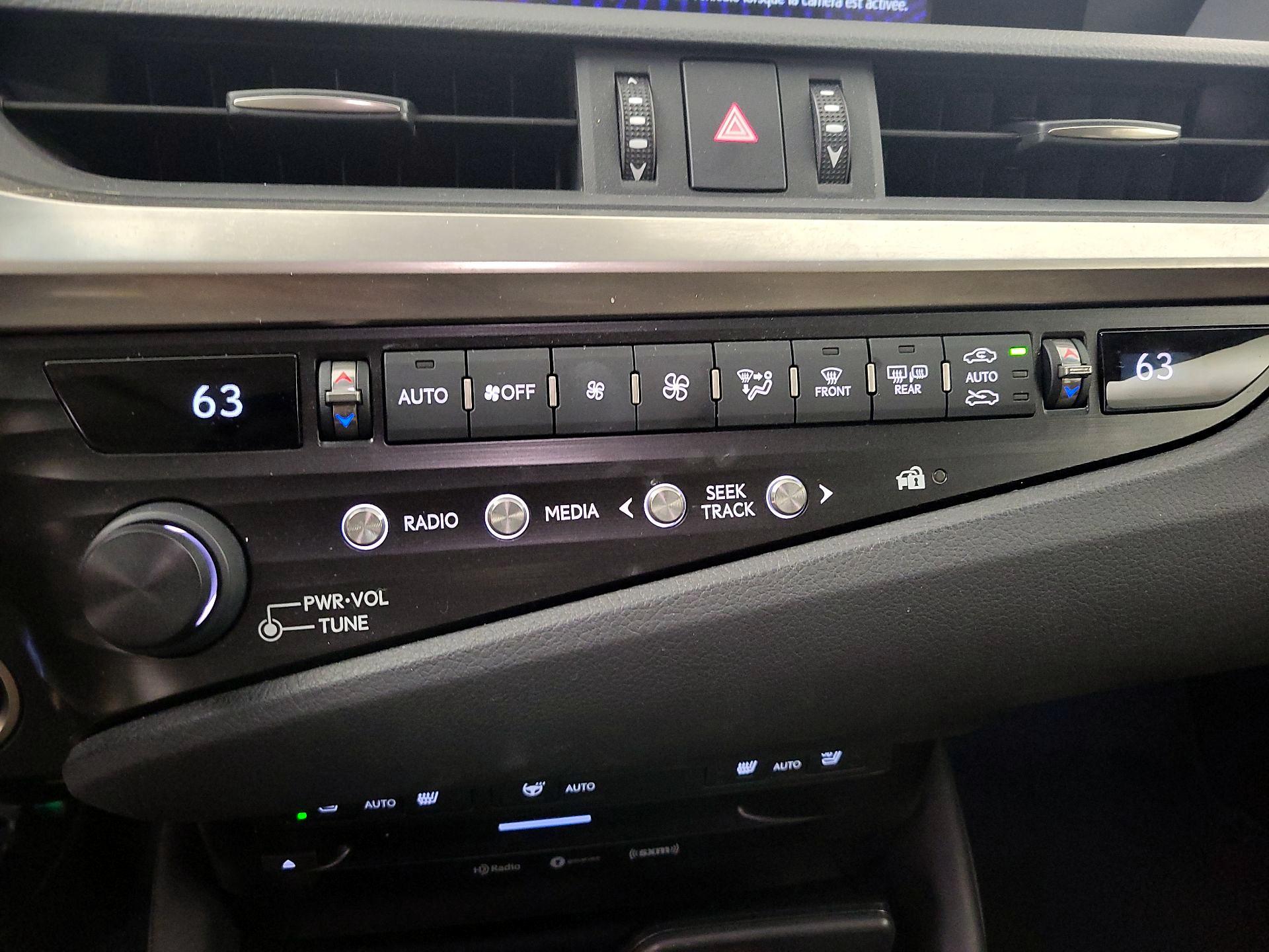 Thumbnail: 2019 Lexus ES - 16