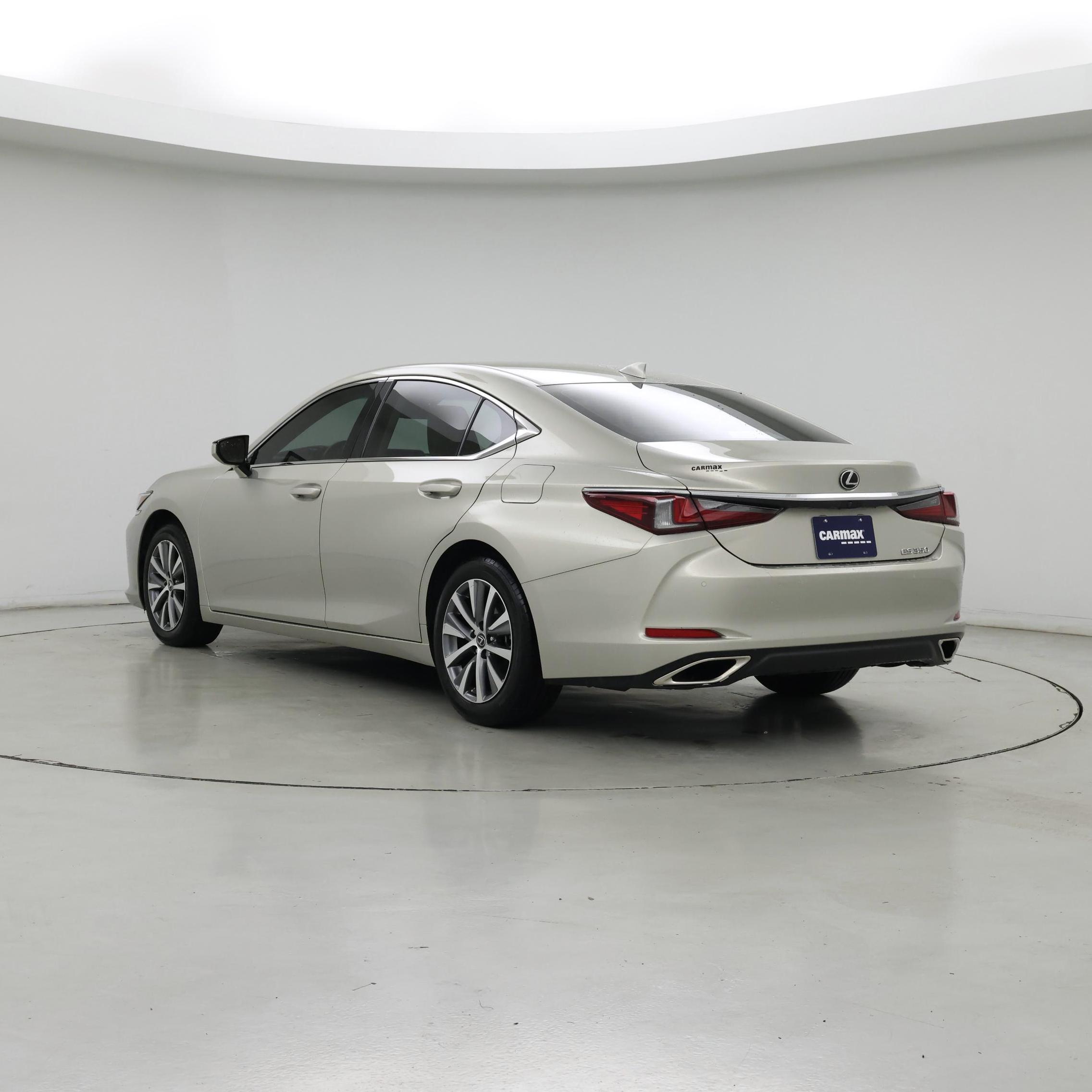 Thumbnail: 2019 Lexus ES - 2