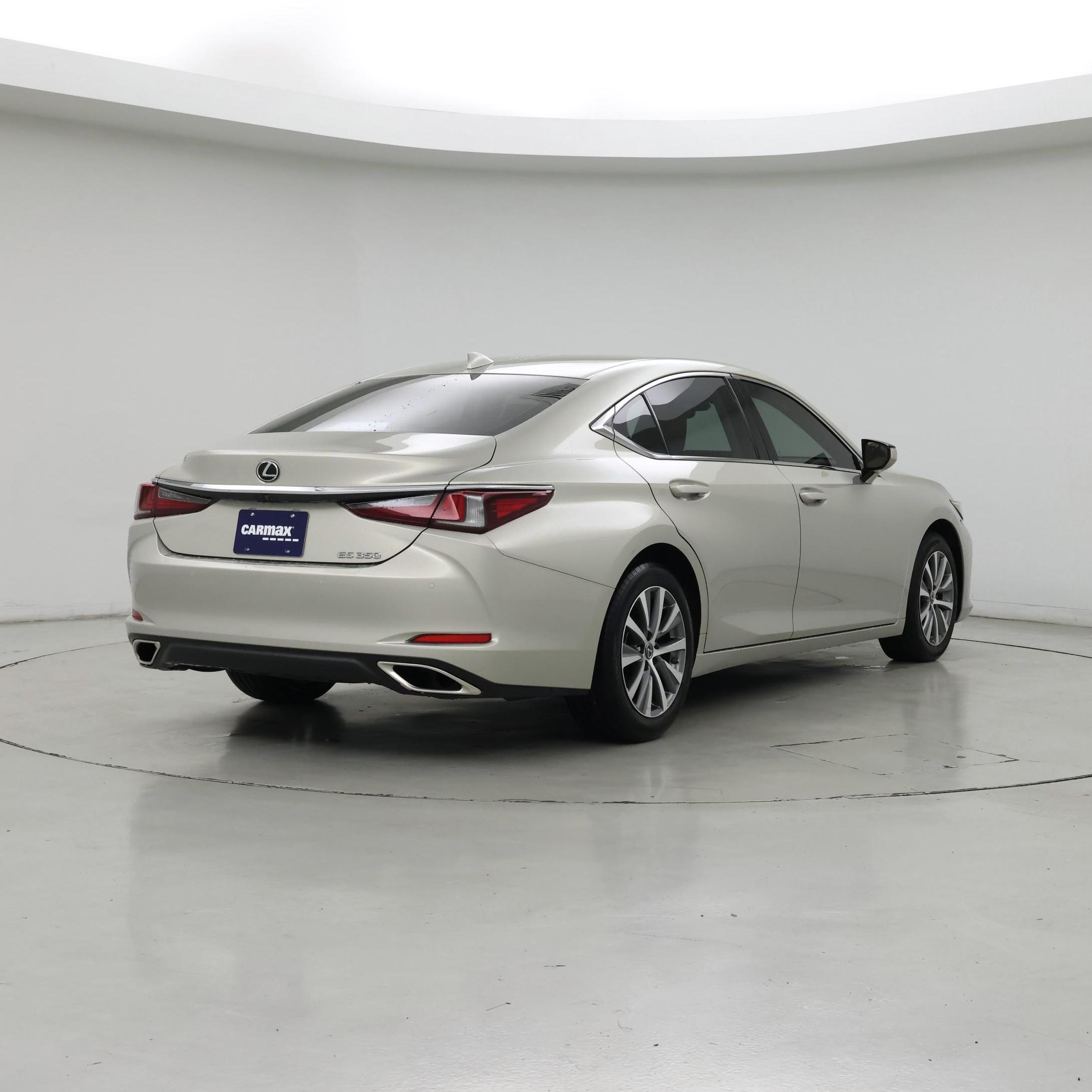 Thumbnail: 2019 Lexus ES - 8