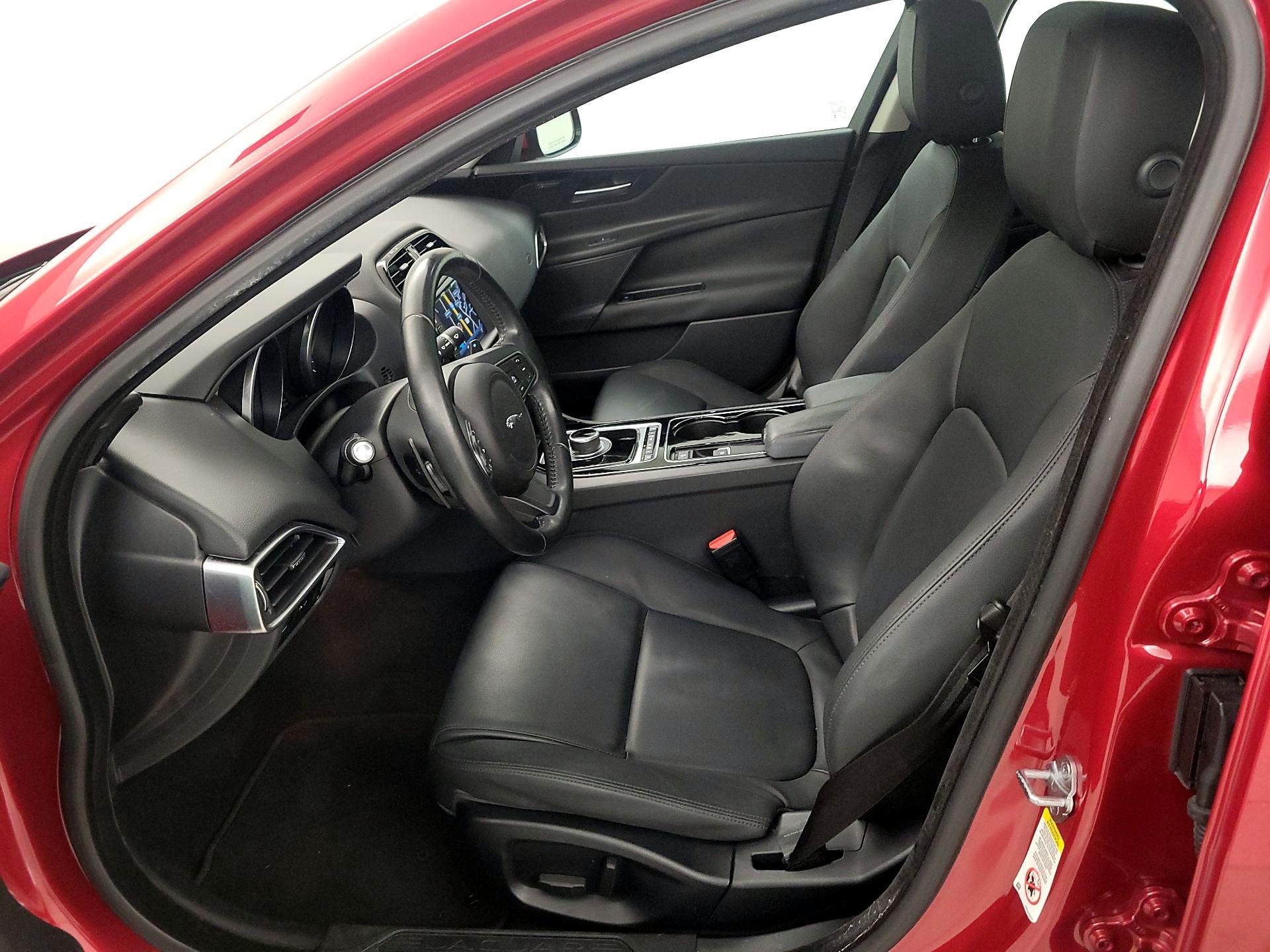 Thumbnail: 2017 Jaguar XE - 11