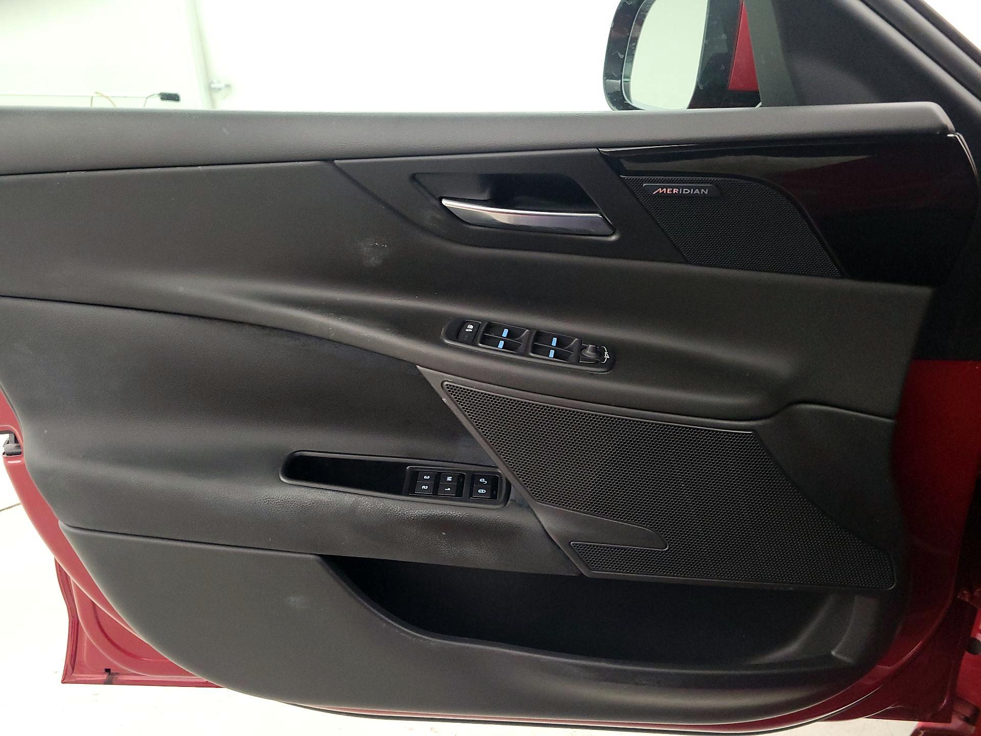 Thumbnail: 2017 Jaguar XE - 12