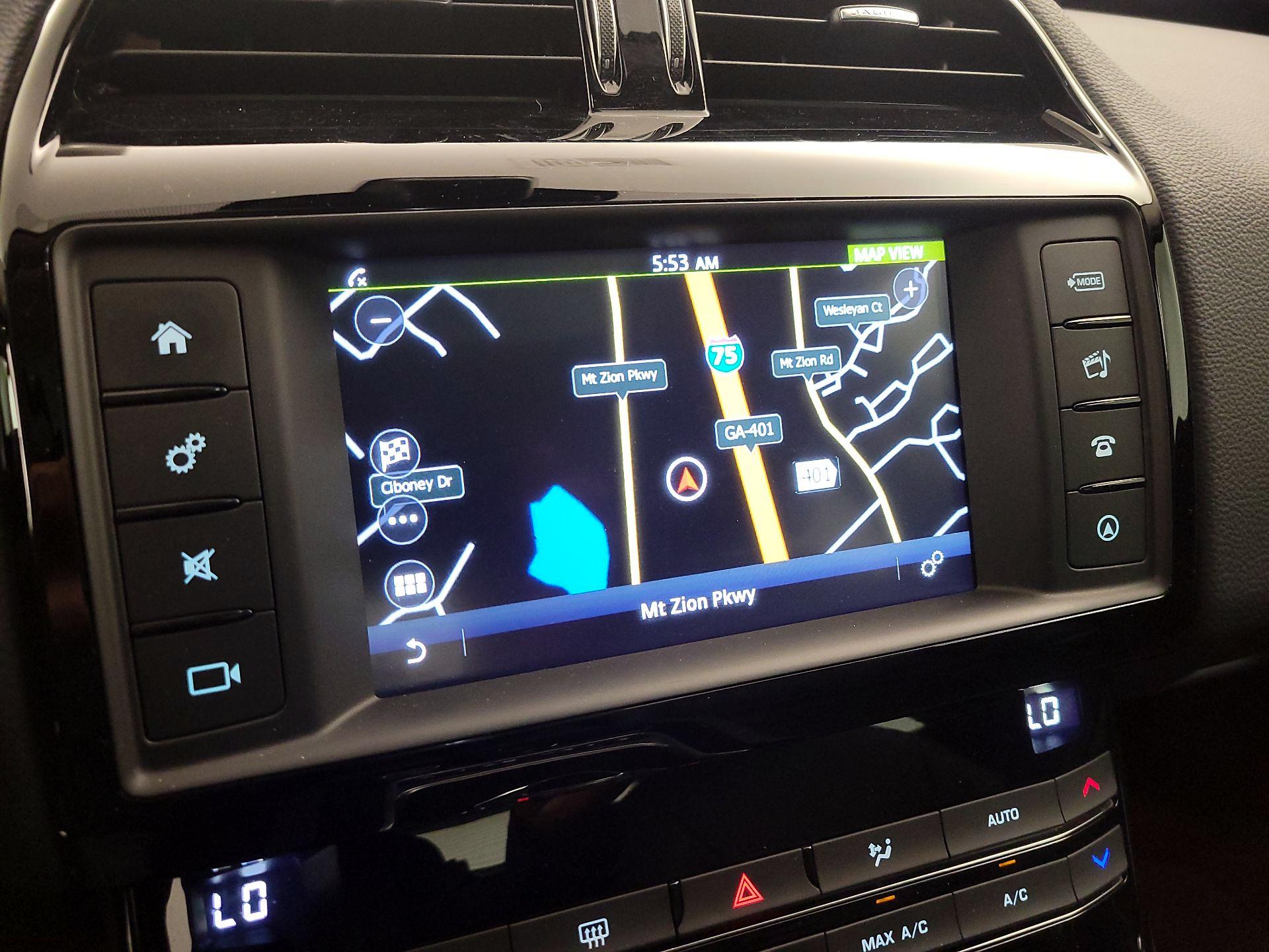 Thumbnail: 2017 Jaguar XE - 14