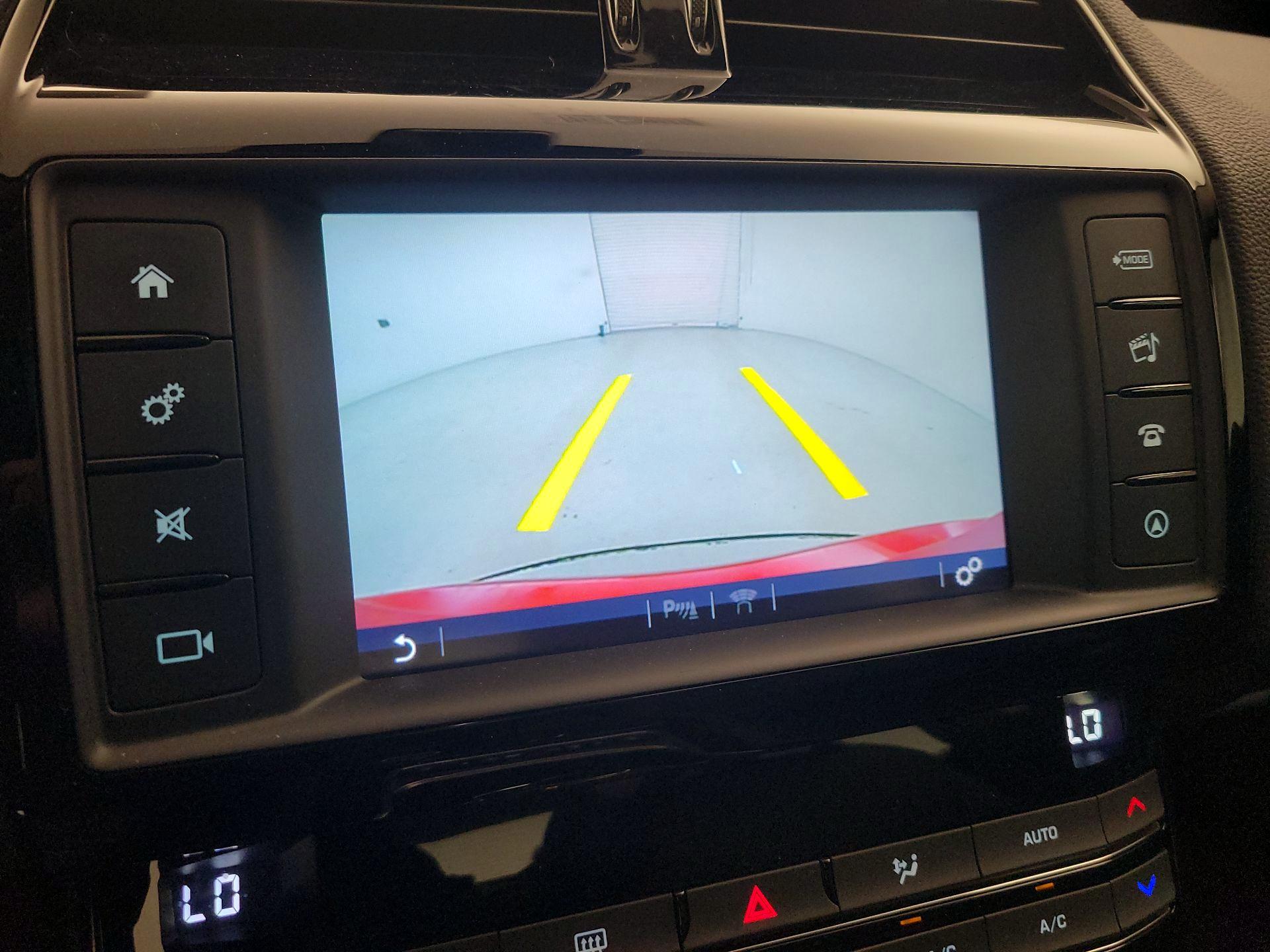 Thumbnail: 2017 Jaguar XE - 15