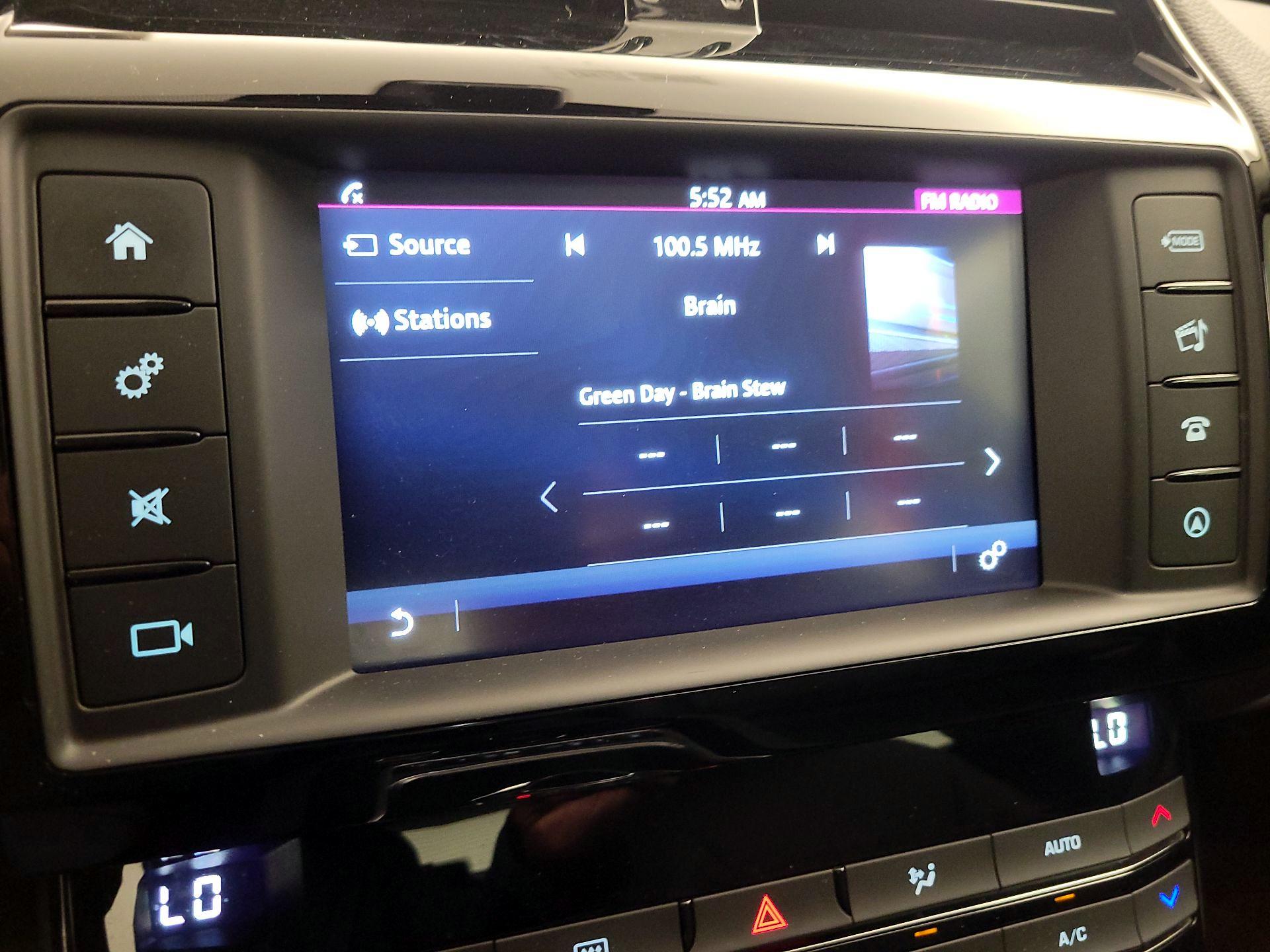 Thumbnail: 2017 Jaguar XE - 16