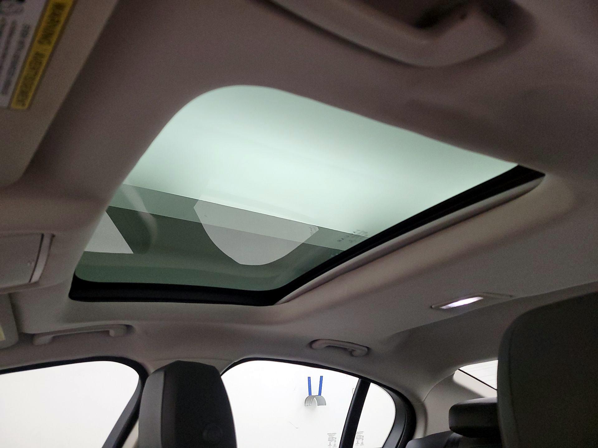 Thumbnail: 2017 Jaguar XE - 20