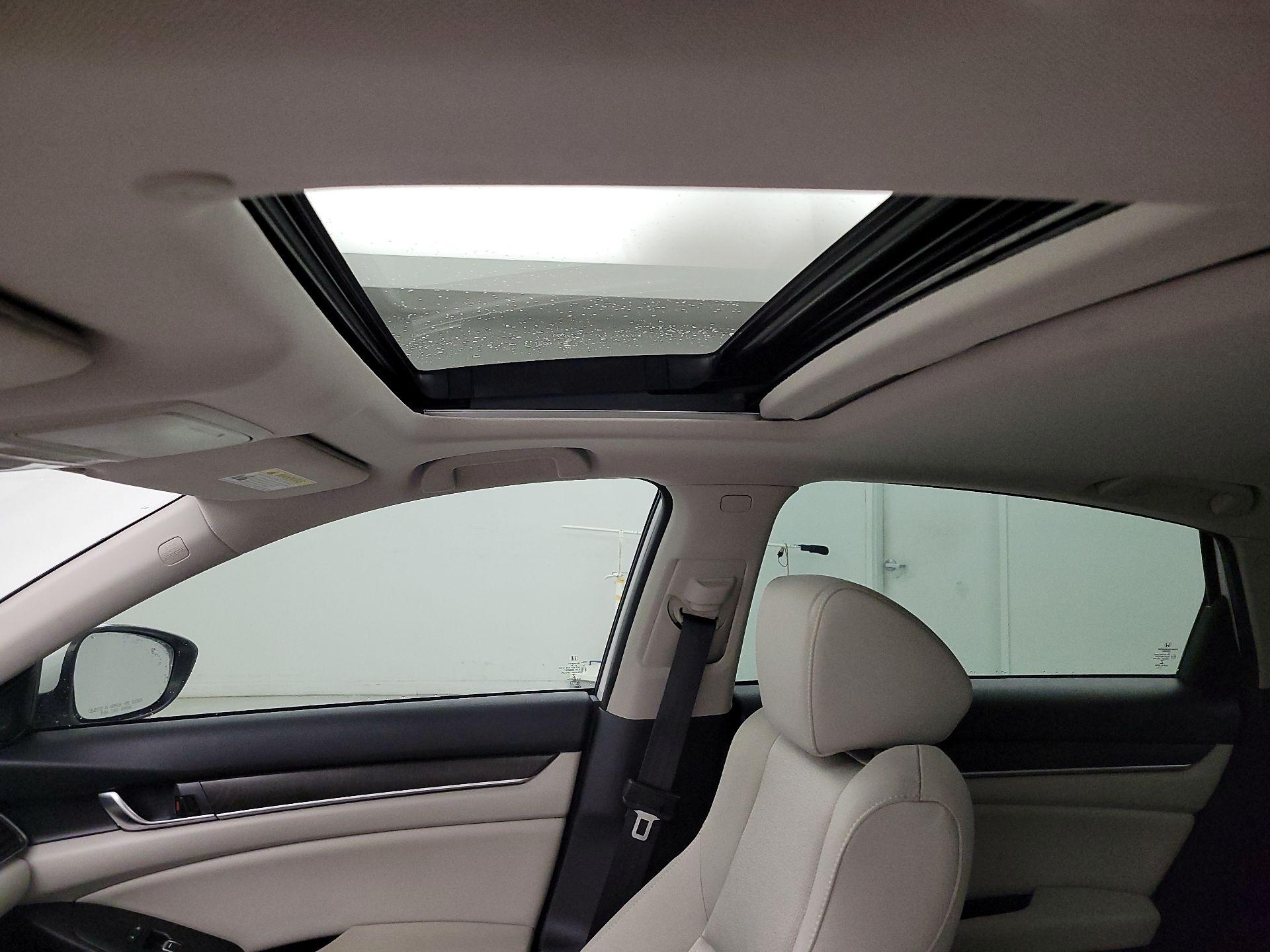 Thumbnail: 2018 Honda Accord - 19