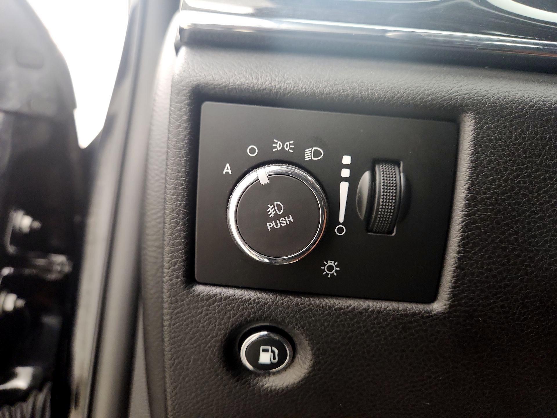 Thumbnail: 2020 Jeep Grand Cherokee - 13