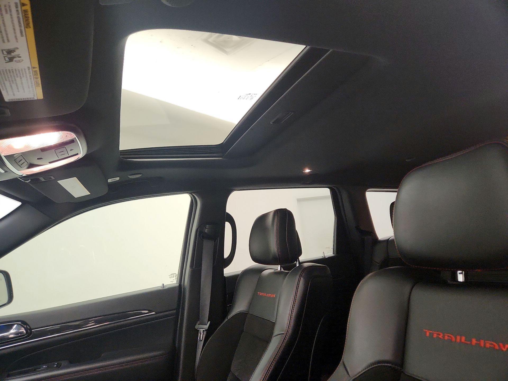 Thumbnail: 2020 Jeep Grand Cherokee - 20