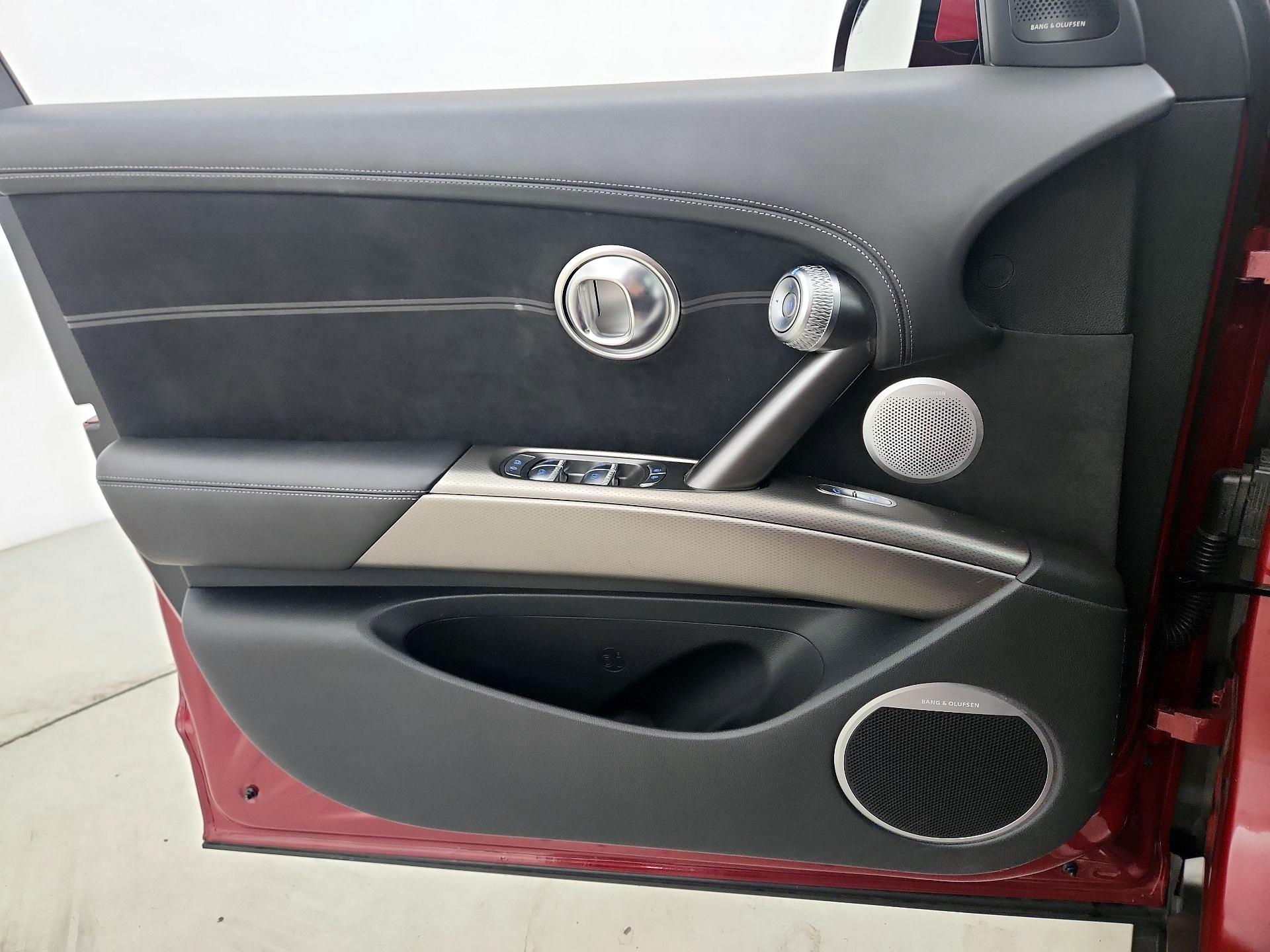 Thumbnail: 2023 Genesis GV60 - 12