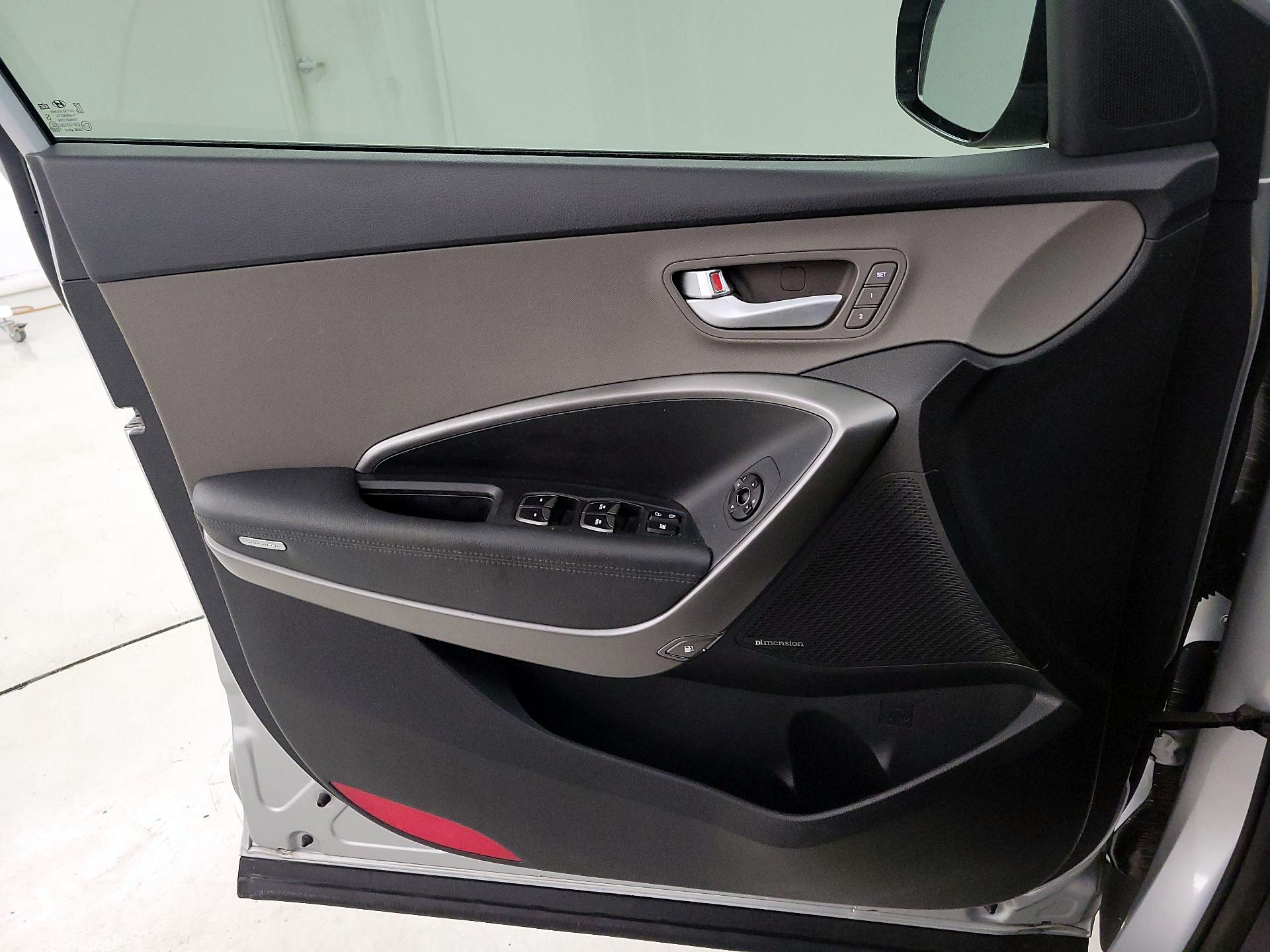 Thumbnail: 2016 Hyundai Santa Fe - 12