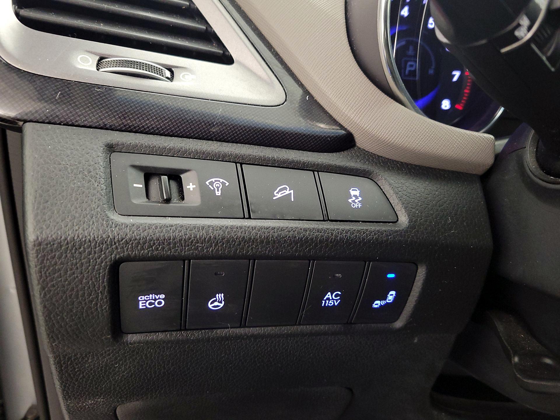 Thumbnail: 2016 Hyundai Santa Fe - 13