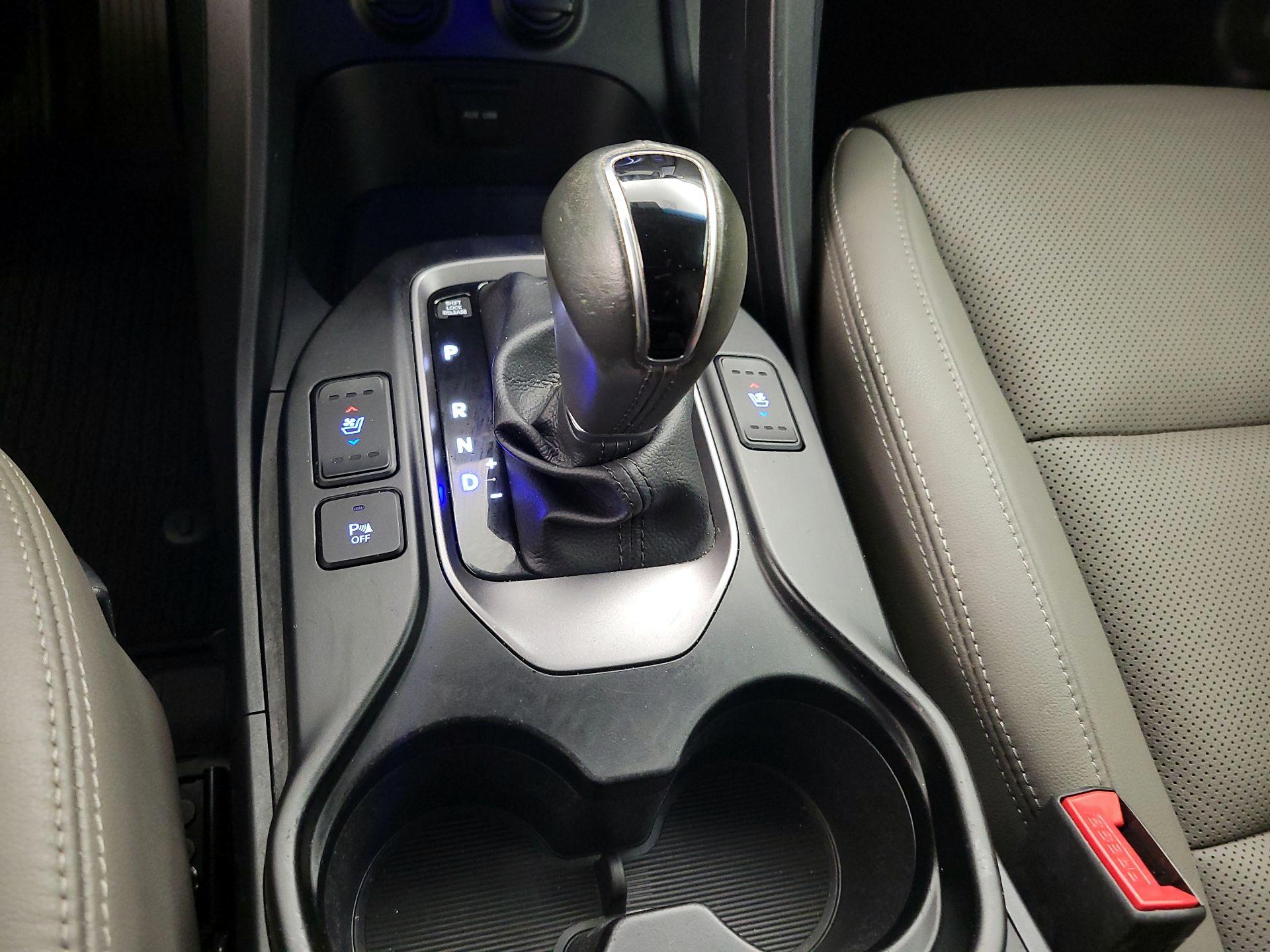 Thumbnail: 2016 Hyundai Santa Fe - 18